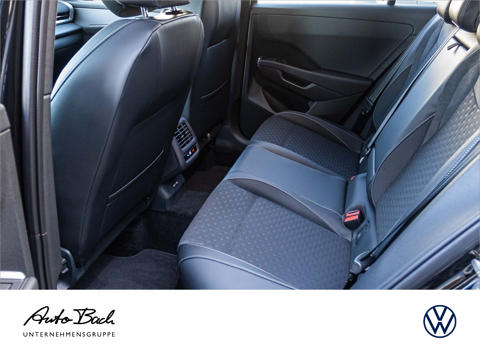 Volkswagen T-Roc R-Line 1.5 l eTSI OPF 110 kW (150 PS) 7-Gang-Doppelkupplungsgetriebe DSG