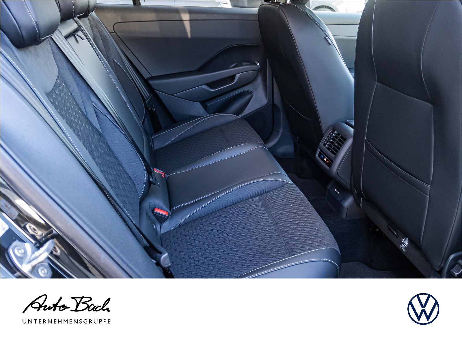 Volkswagen T-Roc R-Line 1.5 l eTSI OPF 110 kW (150 PS) 7-Gang-Doppelkupplungsgetriebe DSG