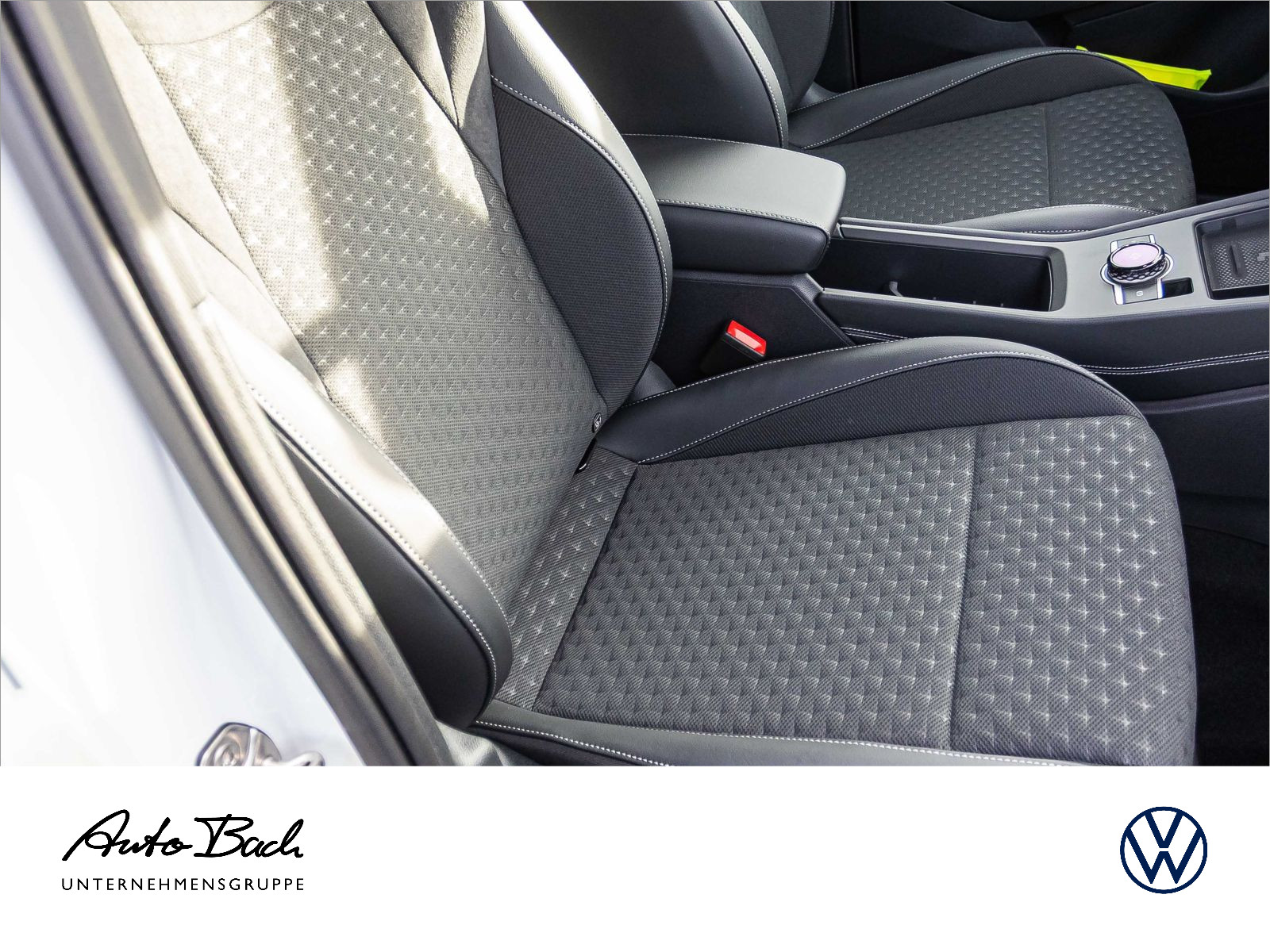 Volkswagen T-Roc R-Line 1.5 l eTSI OPF 110 kW (150 PS) 7-Gang-Doppelkupplungsgetriebe DSG