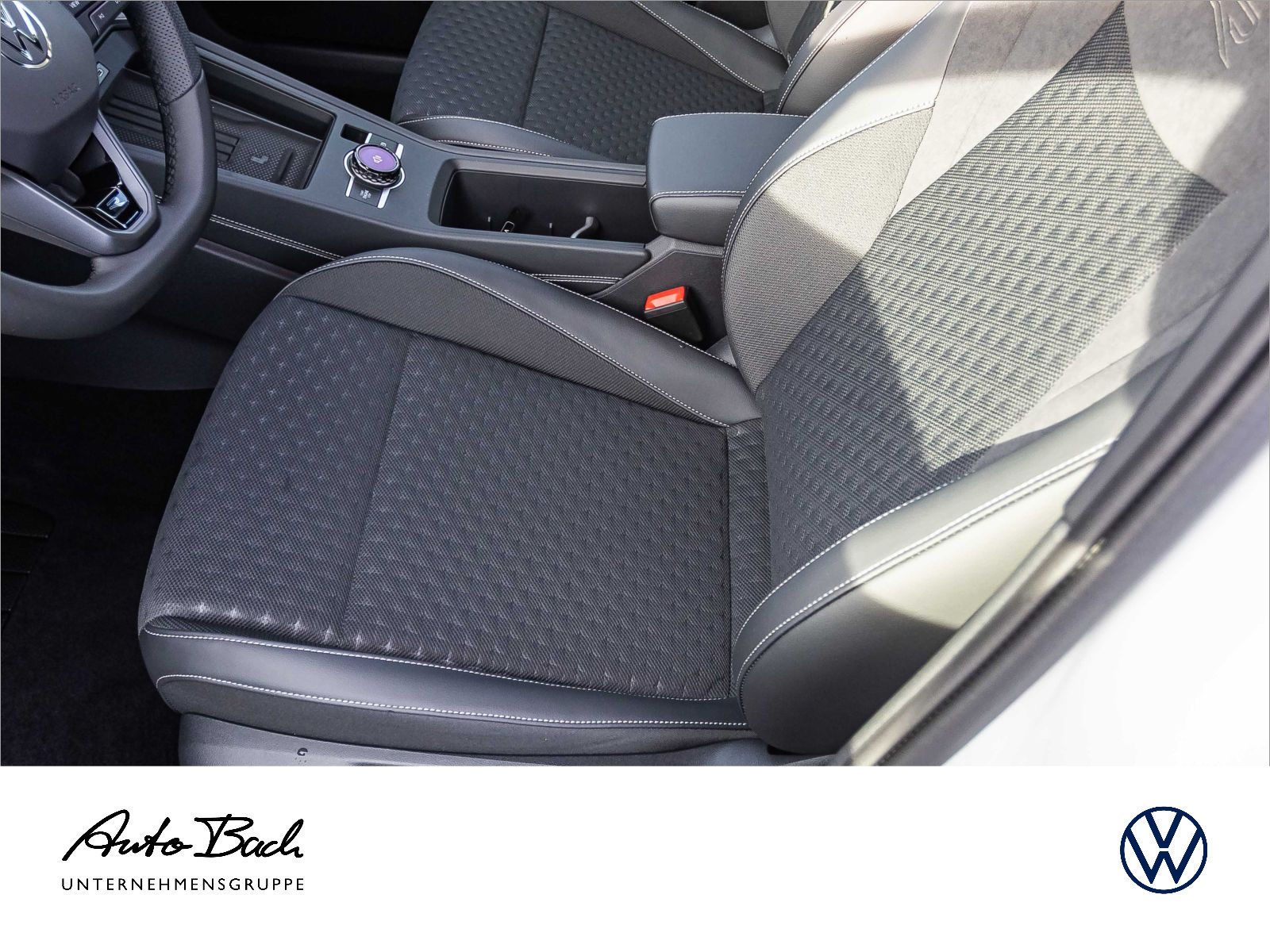 Volkswagen T-Roc R-Line 1.5 l eTSI OPF 110 kW (150 PS) 7-Gang-Doppelkupplungsgetriebe DSG