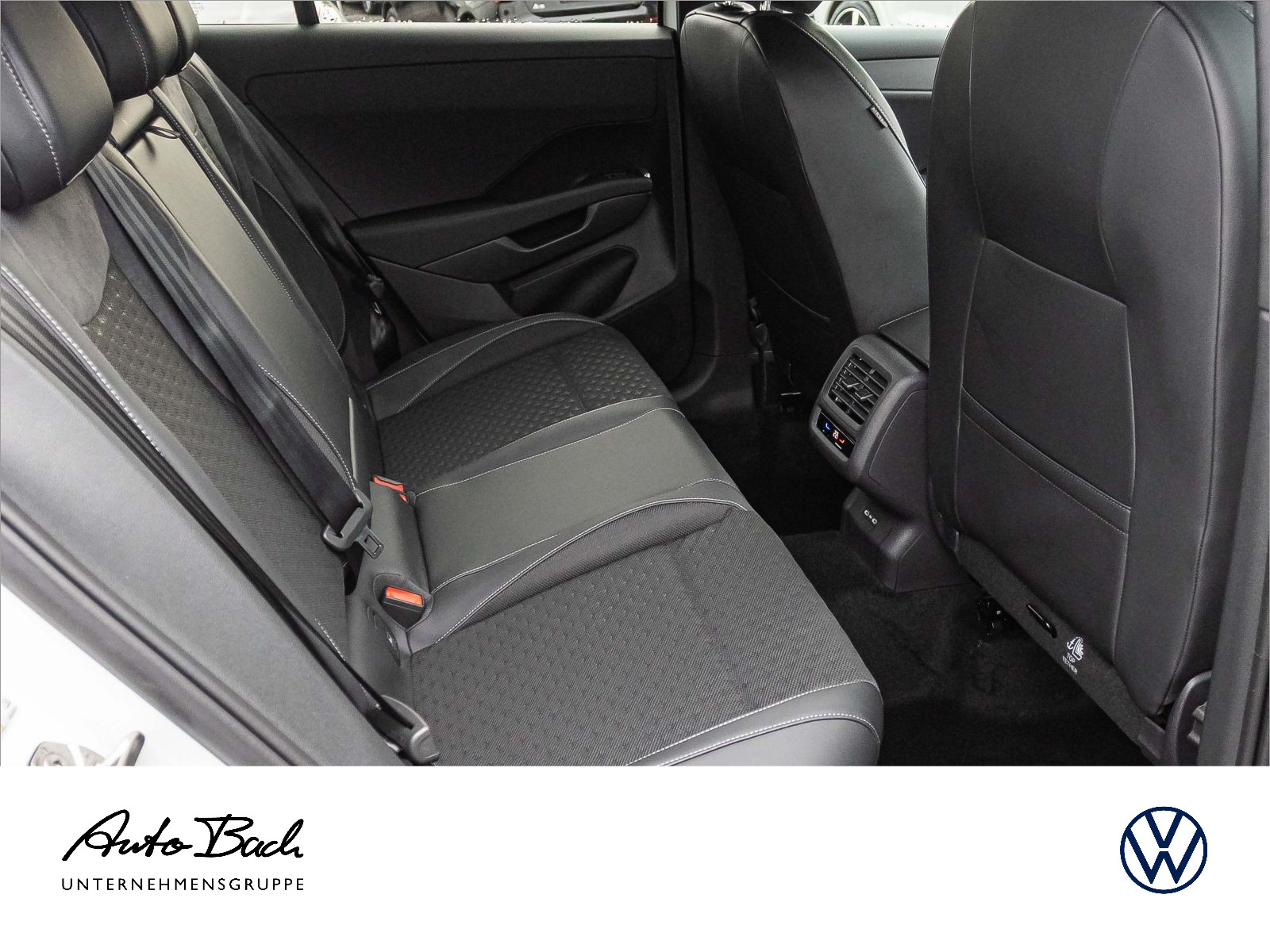 Volkswagen T-Roc R-Line 1.5 l eTSI OPF 110 kW (150 PS) 7-Gang-Doppelkupplungsgetriebe DSG