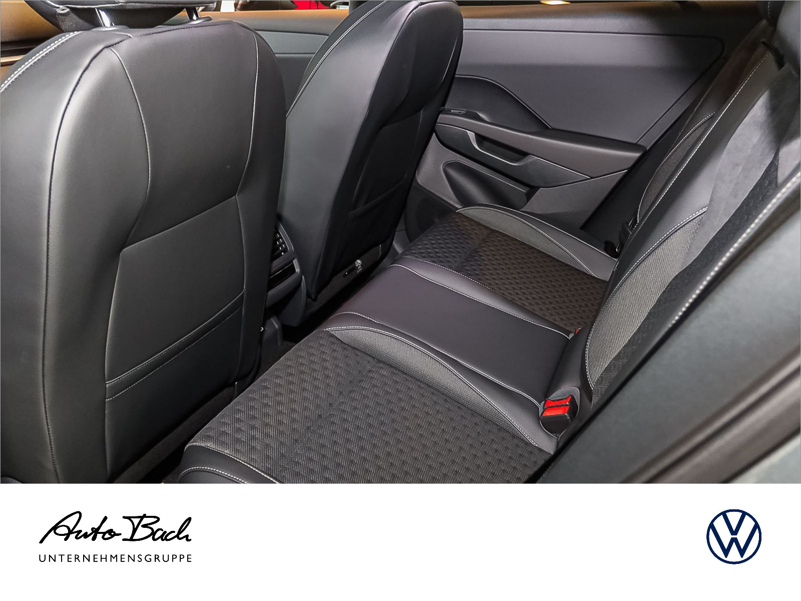 Volkswagen T-Roc R-Line 1.5 l eTSI OPF 110 kW (150 PS) 7-Gang-Doppelkupplungsgetriebe DSG