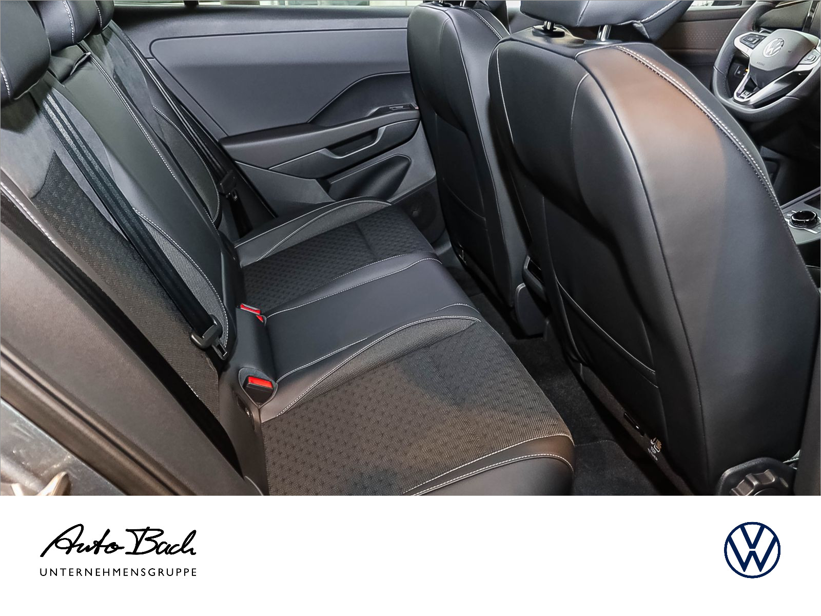 Volkswagen T-Roc R-Line 1.5 l eTSI OPF 110 kW (150 PS) 7-Gang-Doppelkupplungsgetriebe DSG