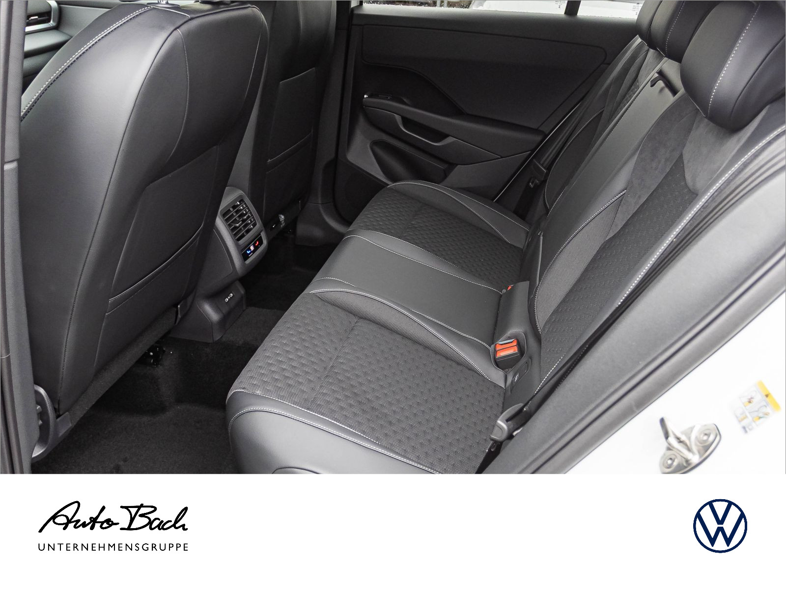 Volkswagen T-Roc R-Line 1.5 l eTSI OPF 110 kW (150 PS) 7-Gang-Doppelkupplungsgetriebe DSG