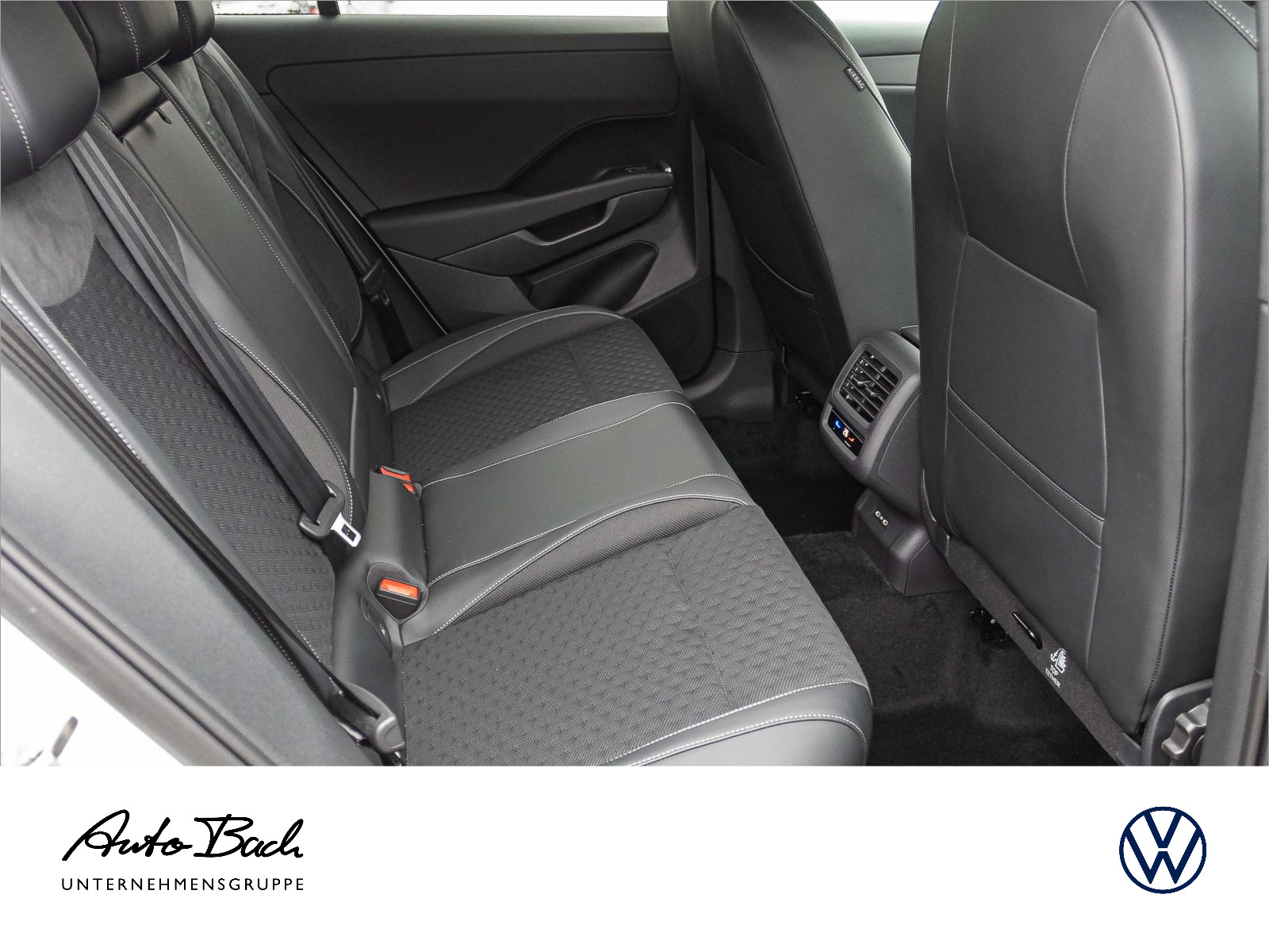 Volkswagen T-Roc R-Line 1.5 l eTSI OPF 110 kW (150 PS) 7-Gang-Doppelkupplungsgetriebe DSG