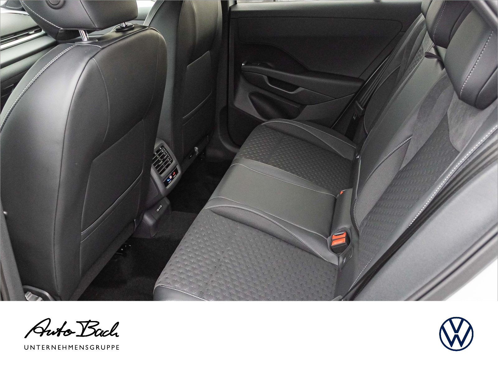 Volkswagen T-Roc R-Line 1.5 l eTSI OPF 110 kW (150 PS) 7-Gang-Doppelkupplungsgetriebe DSG