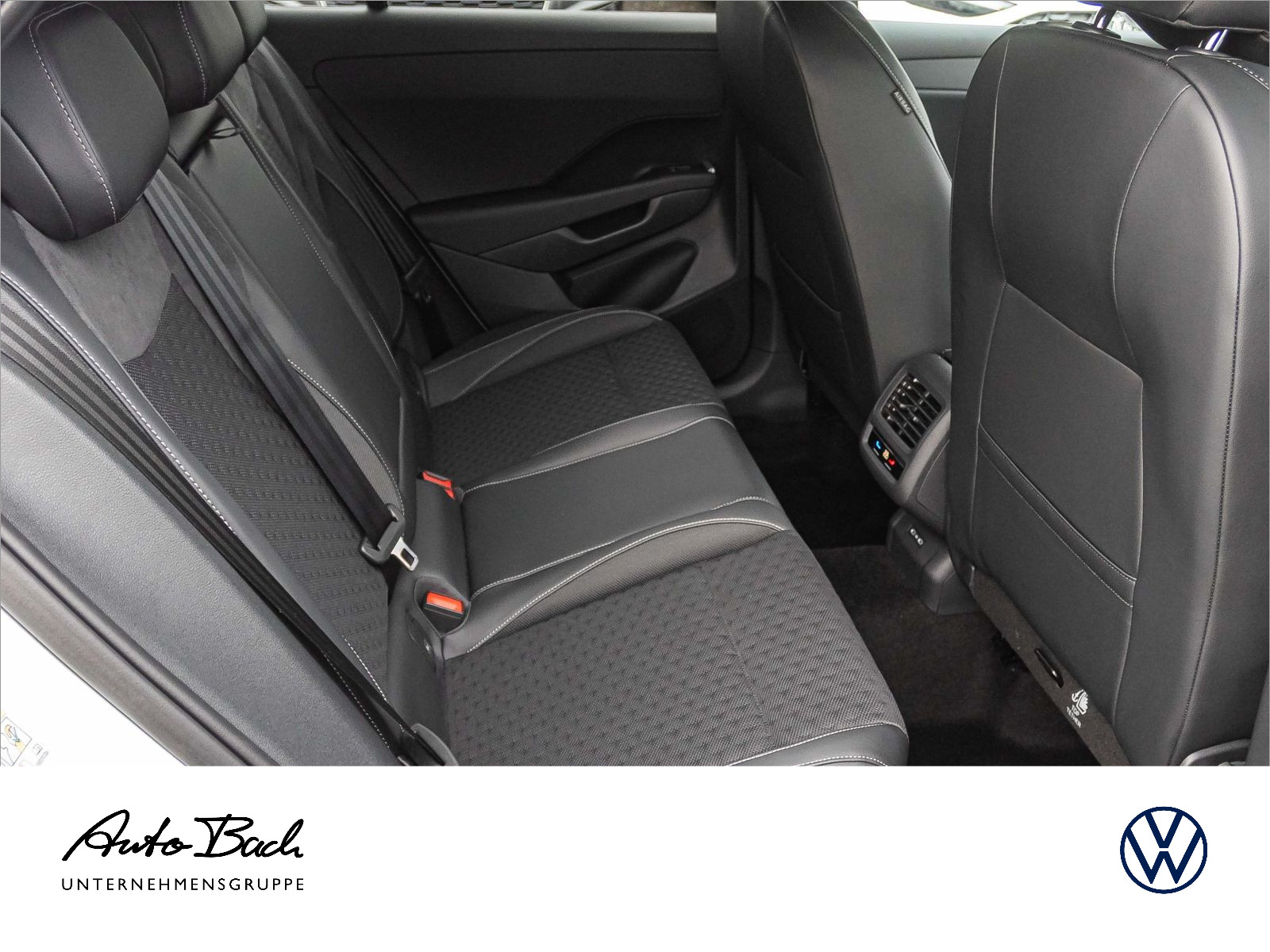 Volkswagen T-Roc R-Line 1.5 l eTSI OPF 110 kW (150 PS) 7-Gang-Doppelkupplungsgetriebe DSG