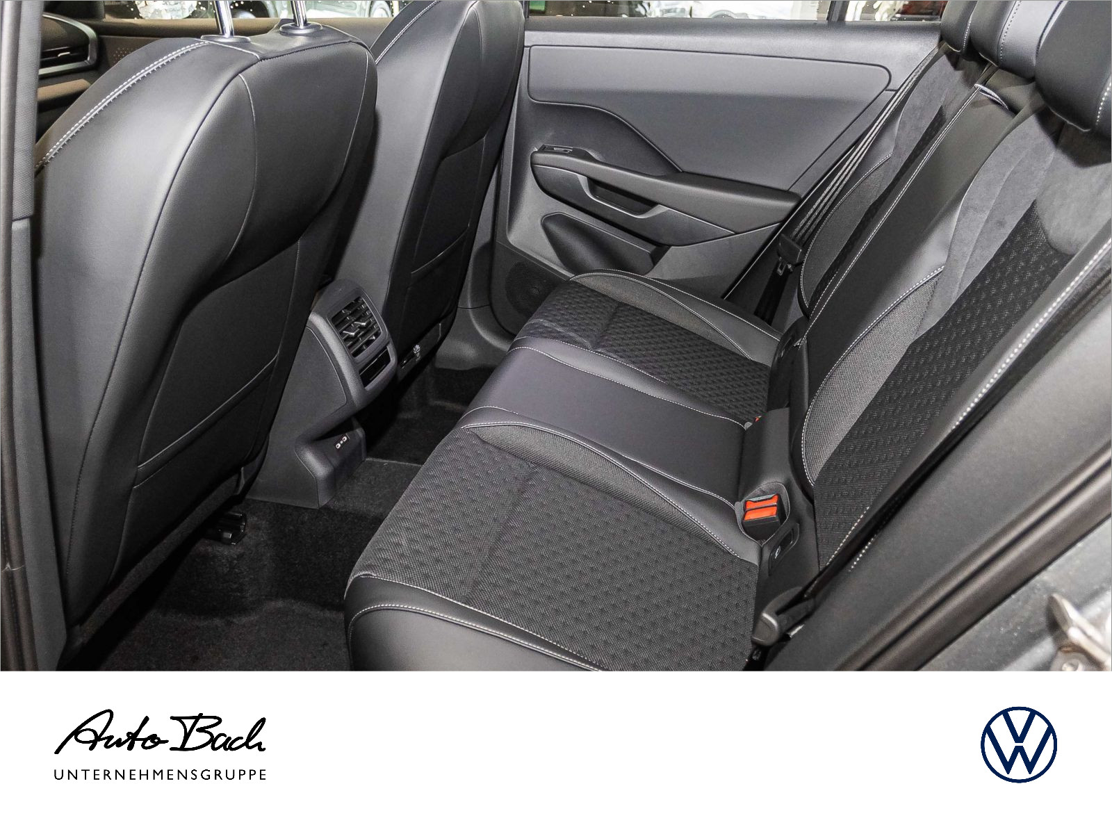 Volkswagen T-Roc R-Line 1.5 l eTSI OPF 110 kW (150 PS) 7-Gang-Doppelkupplungsgetriebe DSG