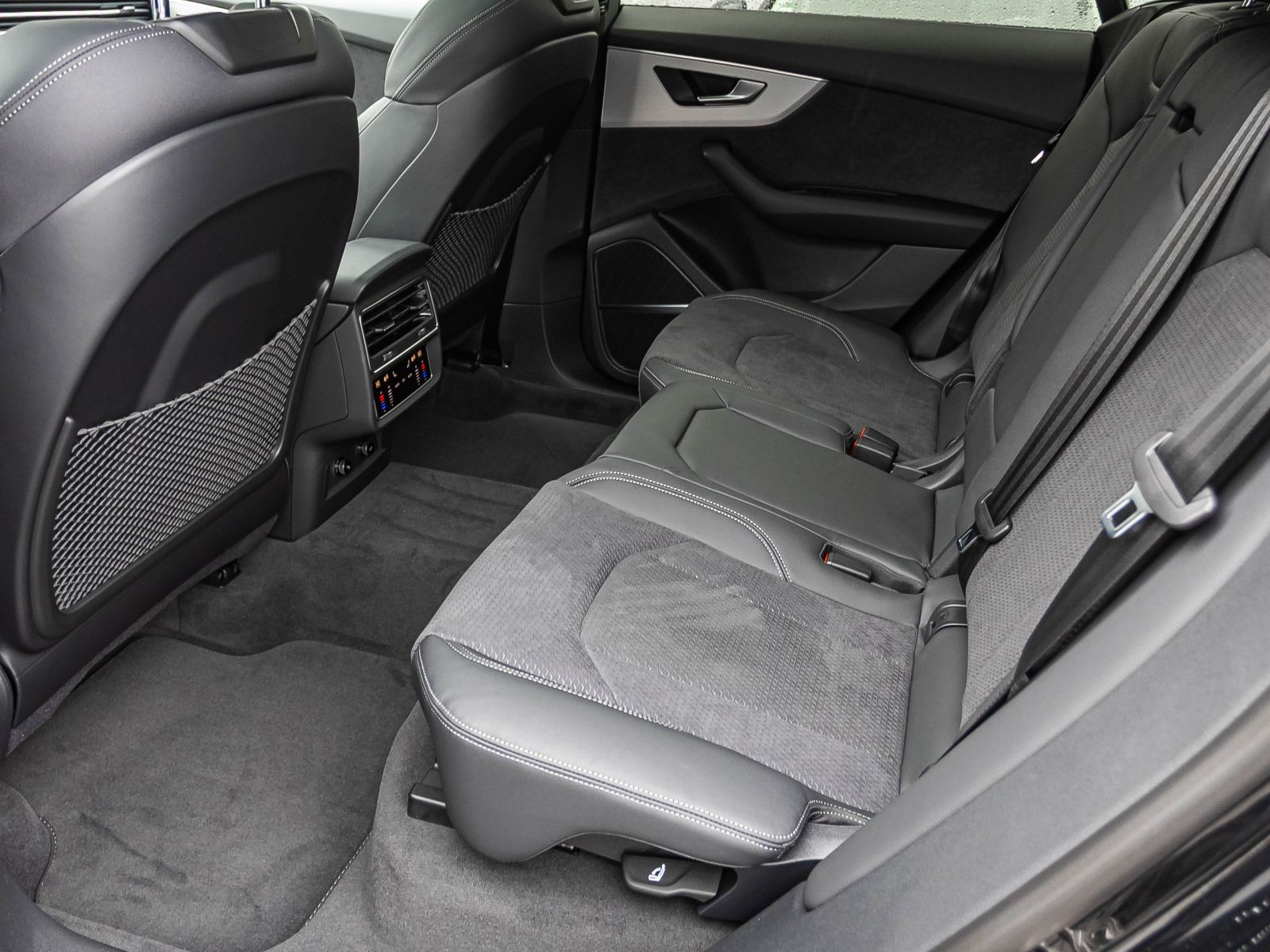 Audi Q8 S-Line TDI quattro 210kW  23" Allradlenkung  B&O-Premium Pano HUD