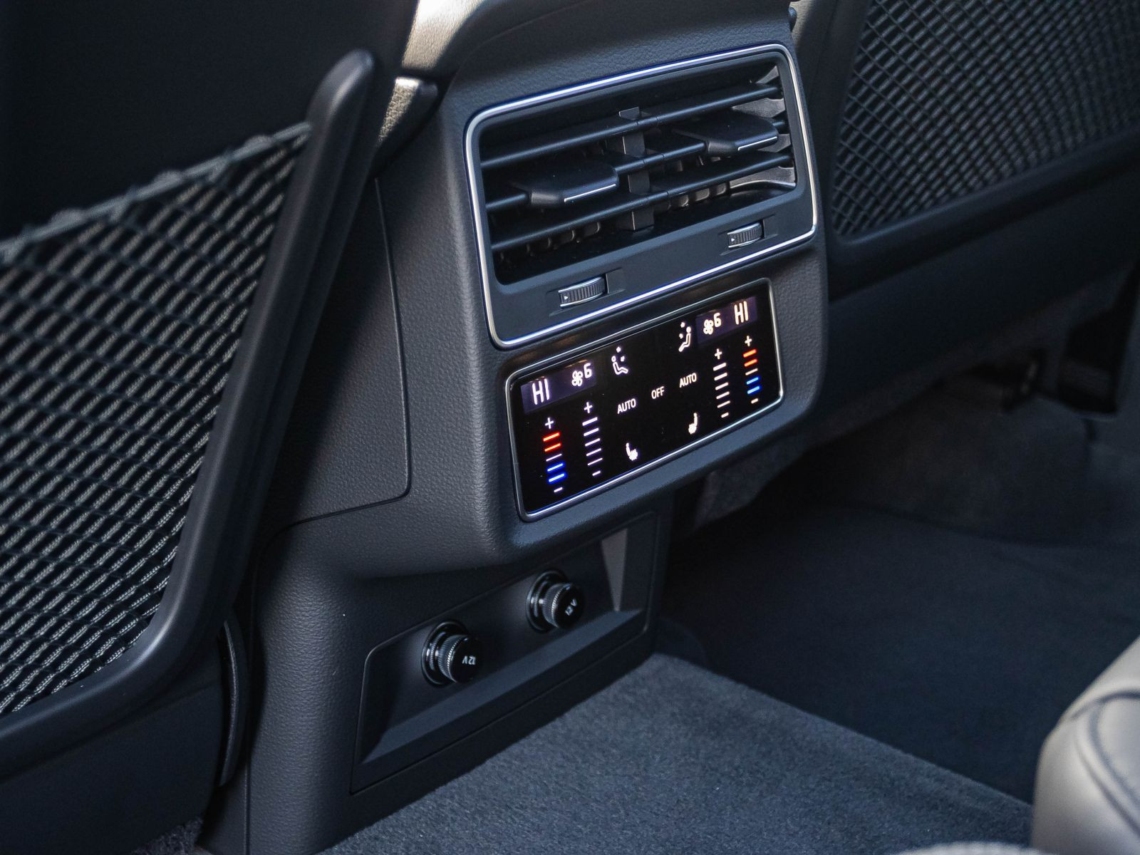 Audi Q7 S line  55 TFSI quattro.  340PS AIR Allradenkung HUD PANO B&O AHK