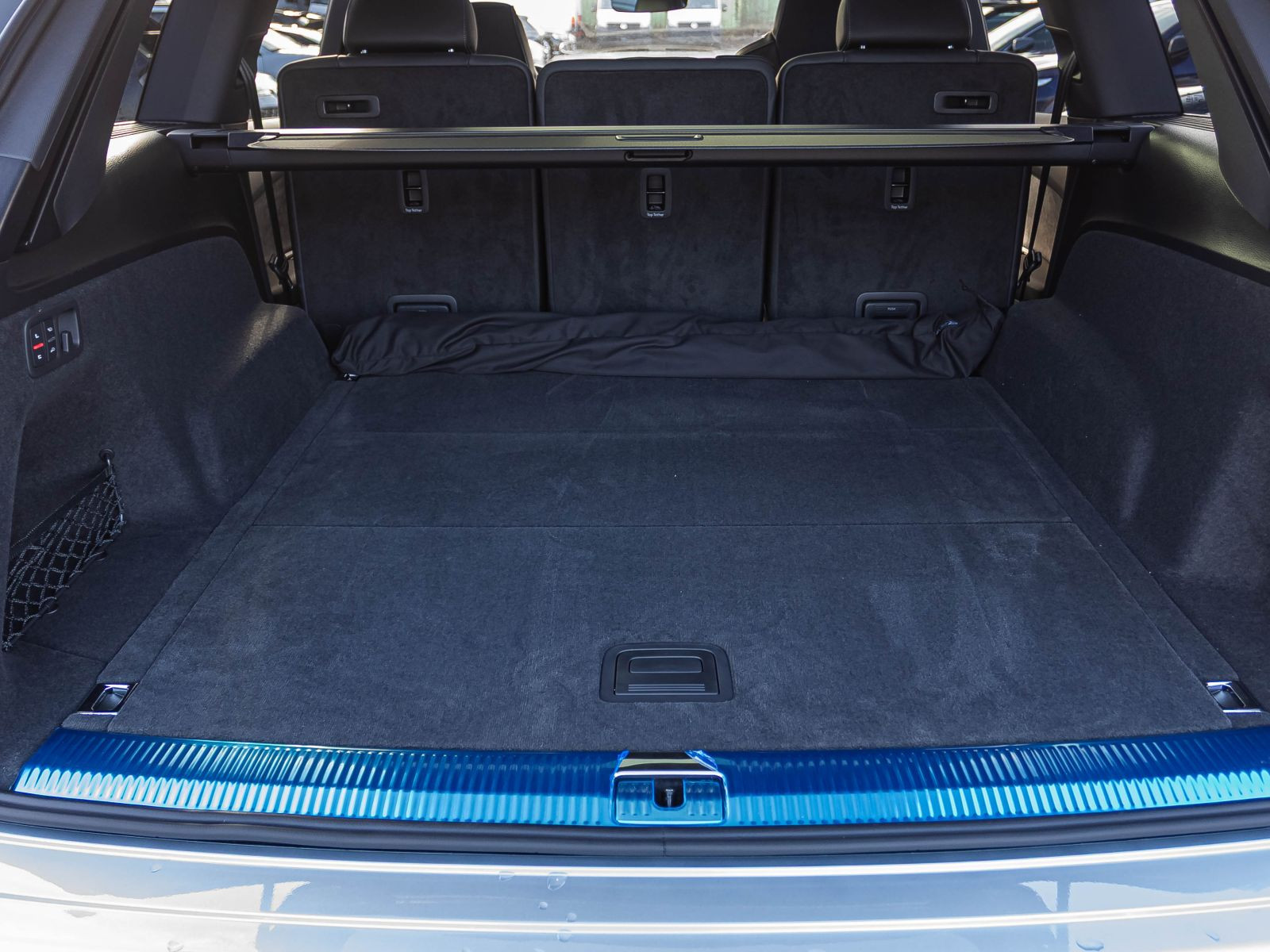 Audi Q7 S line  55 TFSI quattro.  340PS AIR Allradenkung HUD PANO B&O AHK