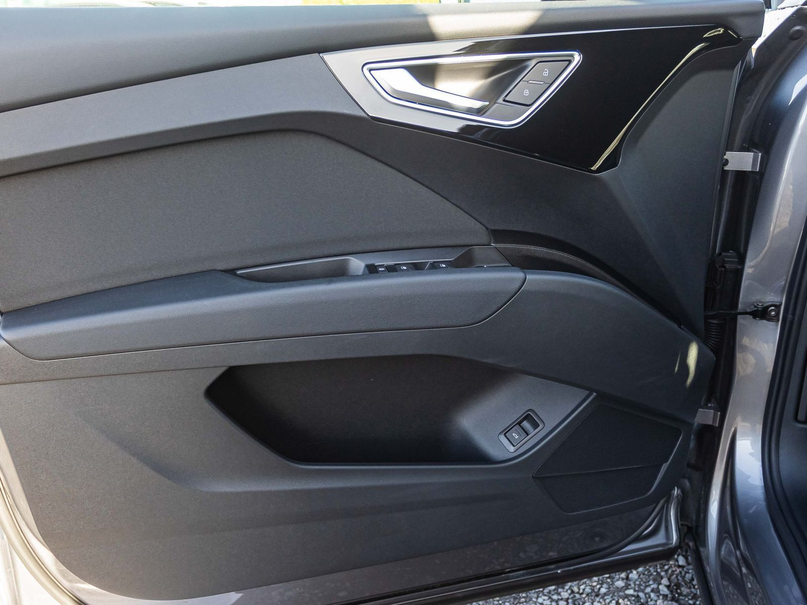 Audi Q4 e-tron 40 Navi LED Standklima CarPlay ACC