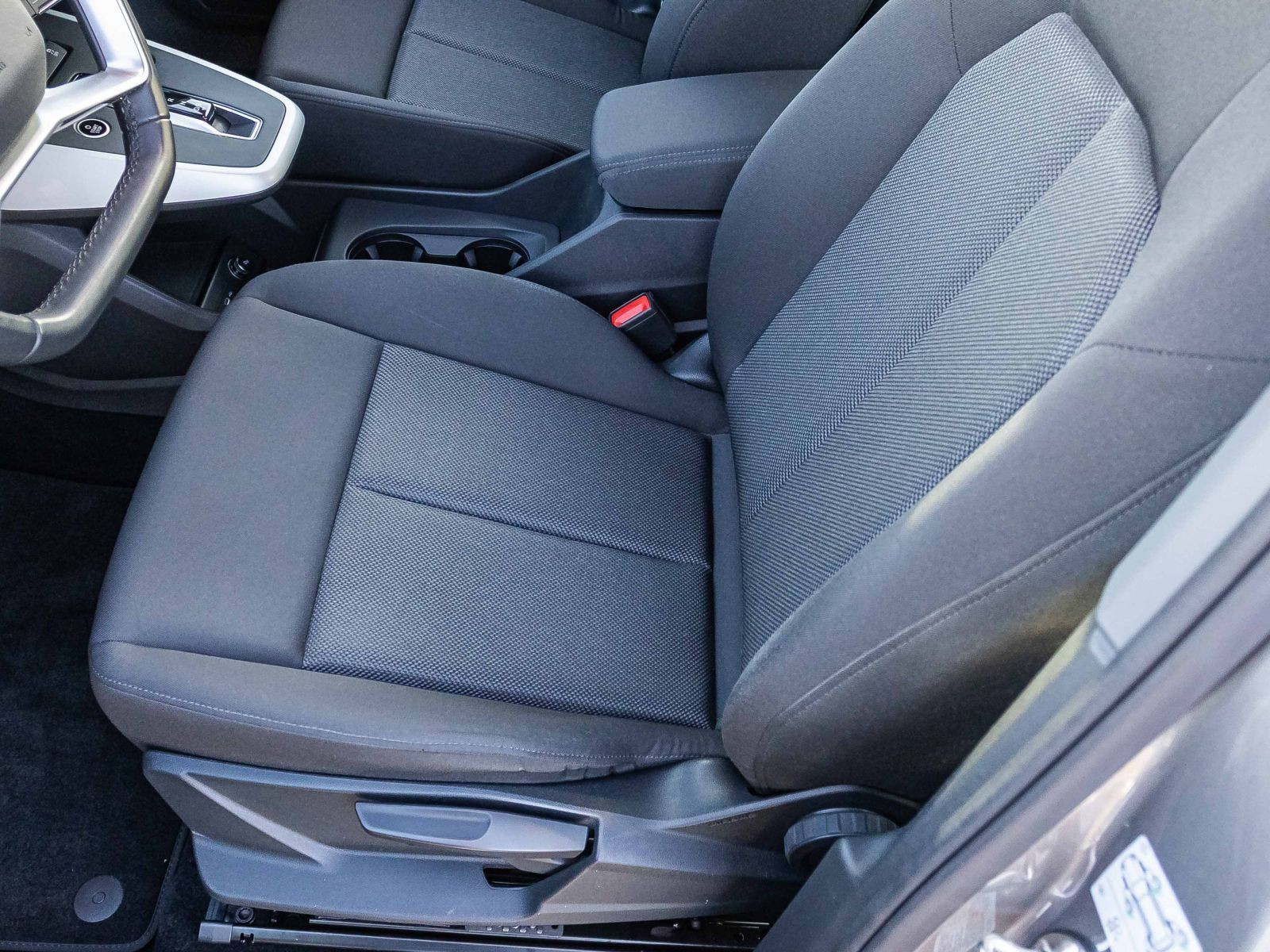 Audi Q4 e-tron 40 Navi LED Standklima CarPlay ACC