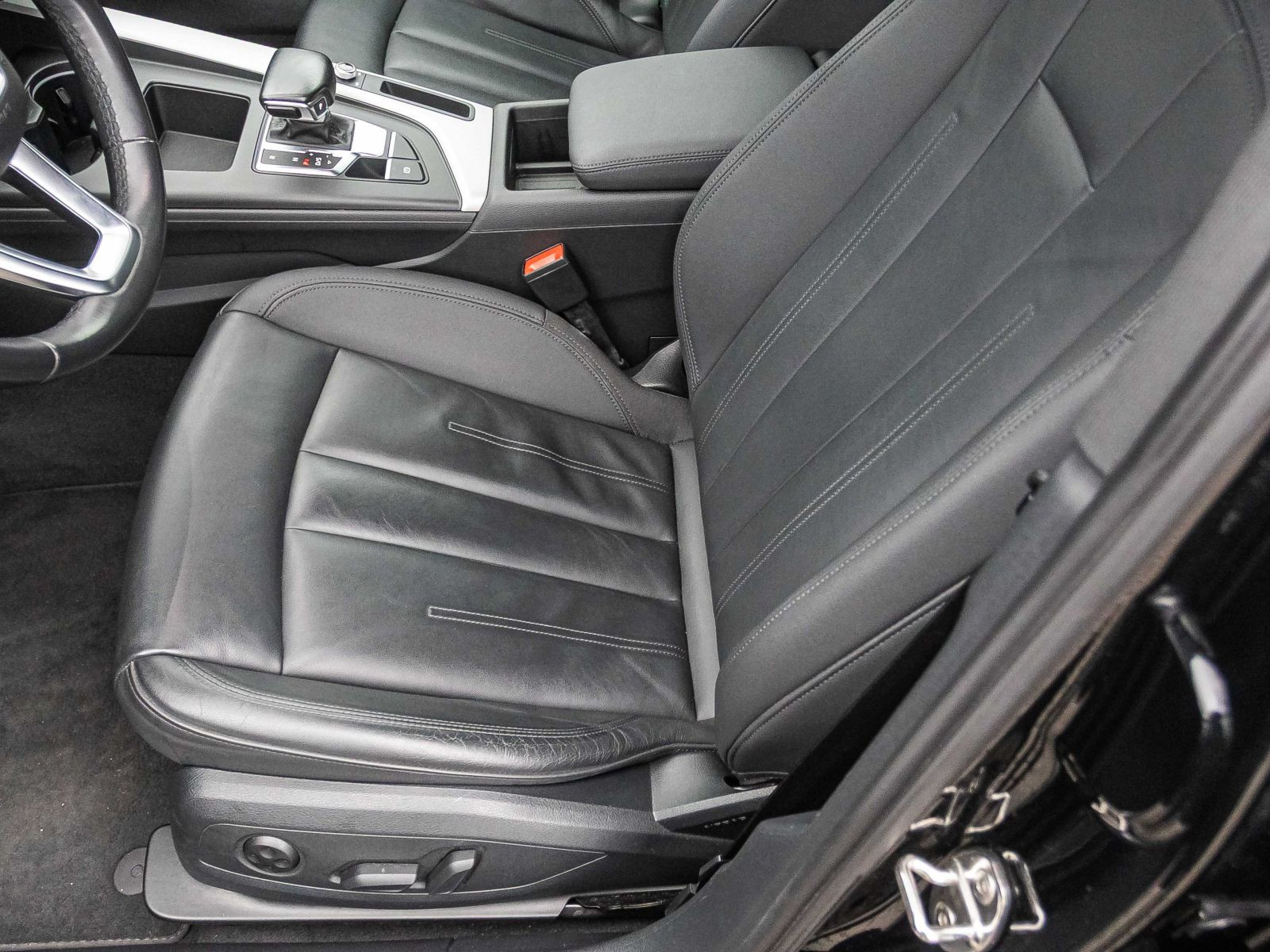 Audi A4 Avant Advanced 35TFSI Stronic Navi LED ACC AHK