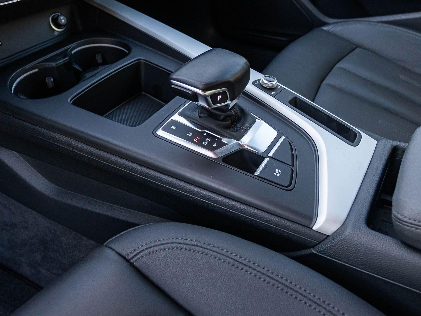 Audi A4 Avant S line 35TFSI Stronic Navi LED ACC AHK