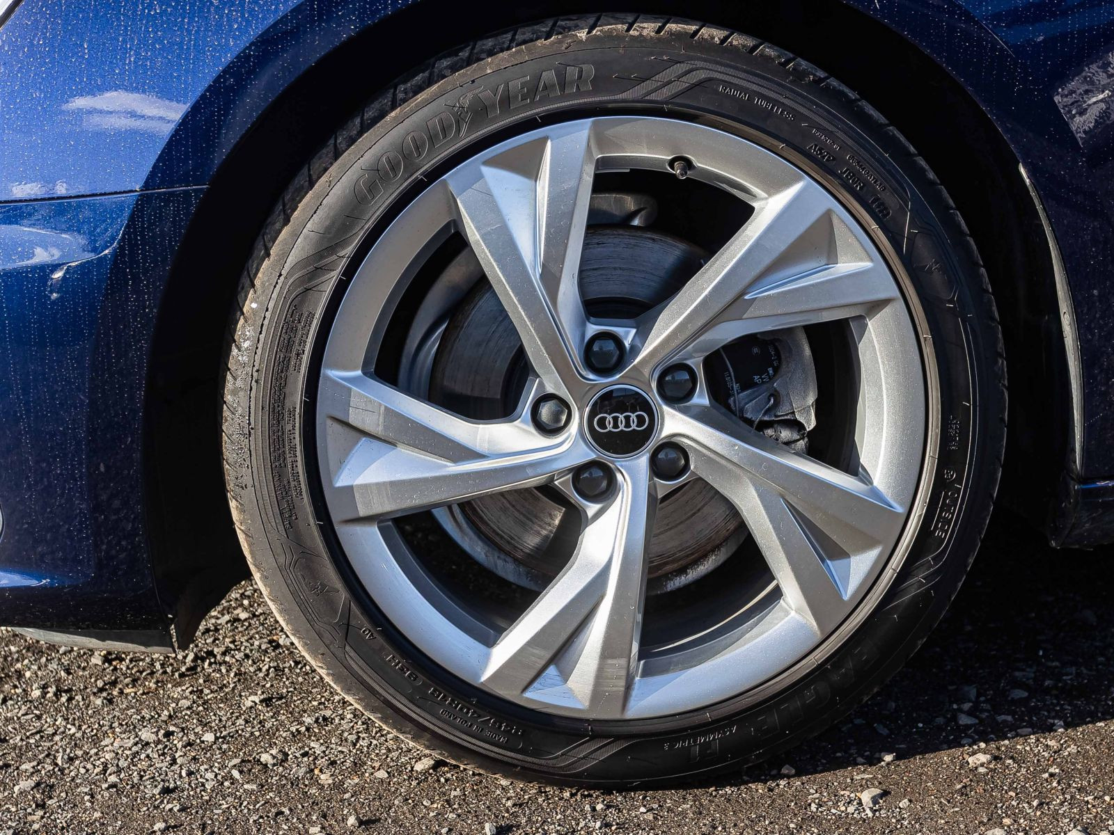 Audi A4 Avant S line 35TFSI Stronic Navi LED ACC AHK