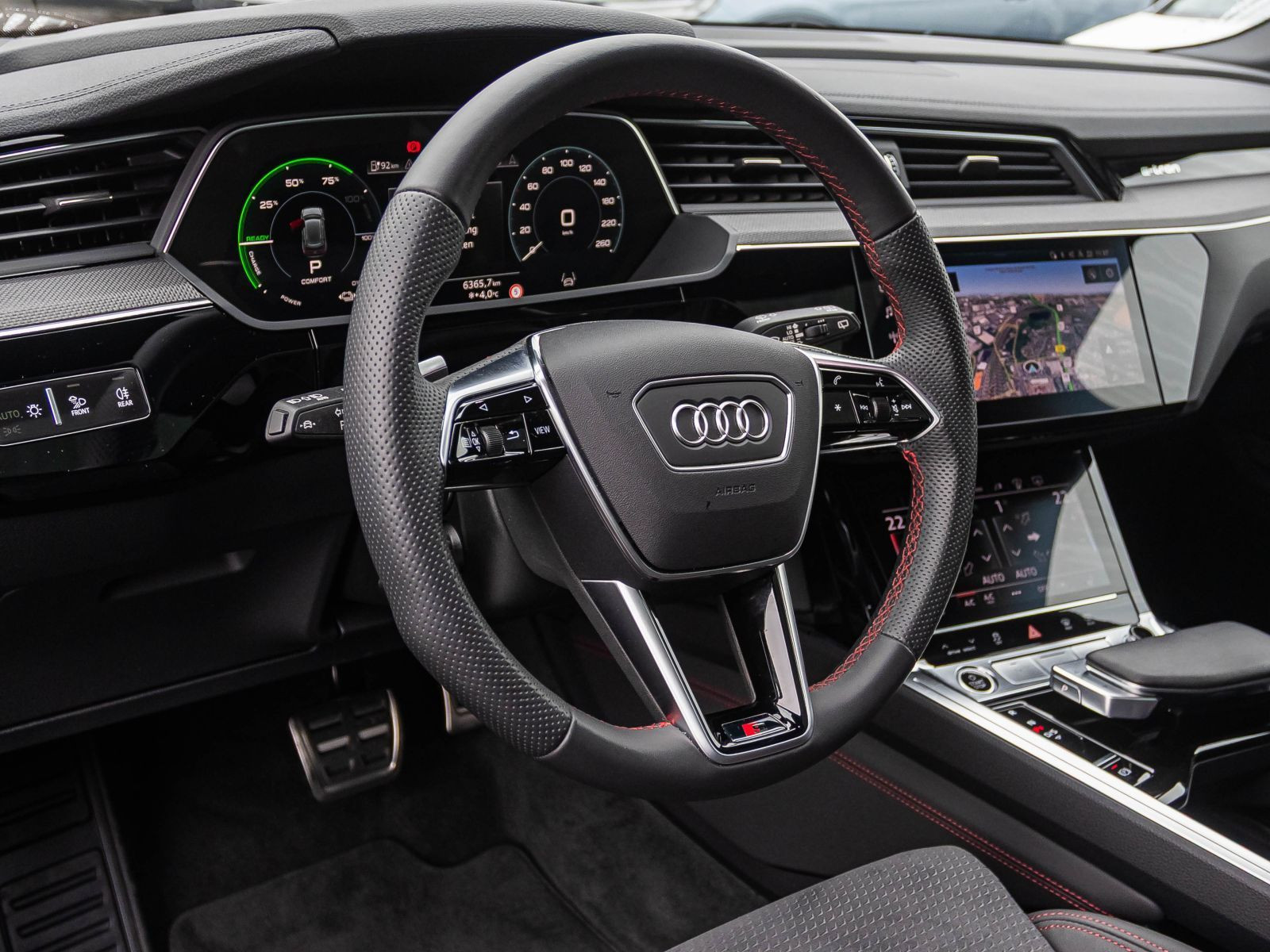 Audi Q8 e-tron S line 55 Navi LED HuD Panorama ACC