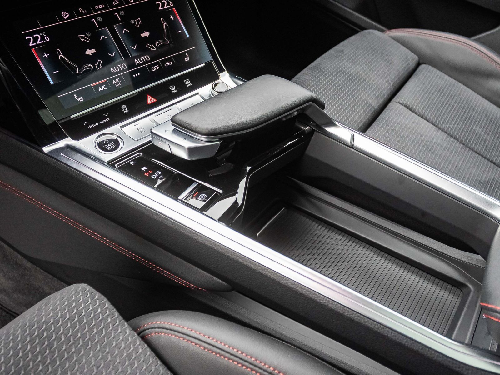 Audi Q8 e-tron S line 55 Navi LED HuD Panorama ACC