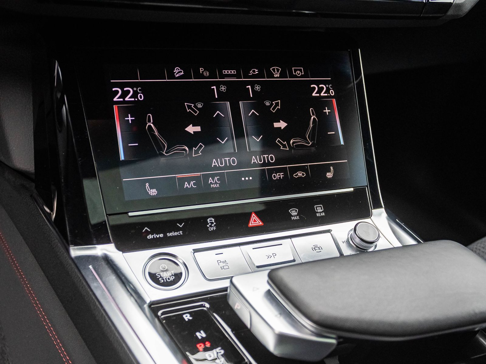 Audi Q8 e-tron S line 55 Navi LED HuD Panorama ACC