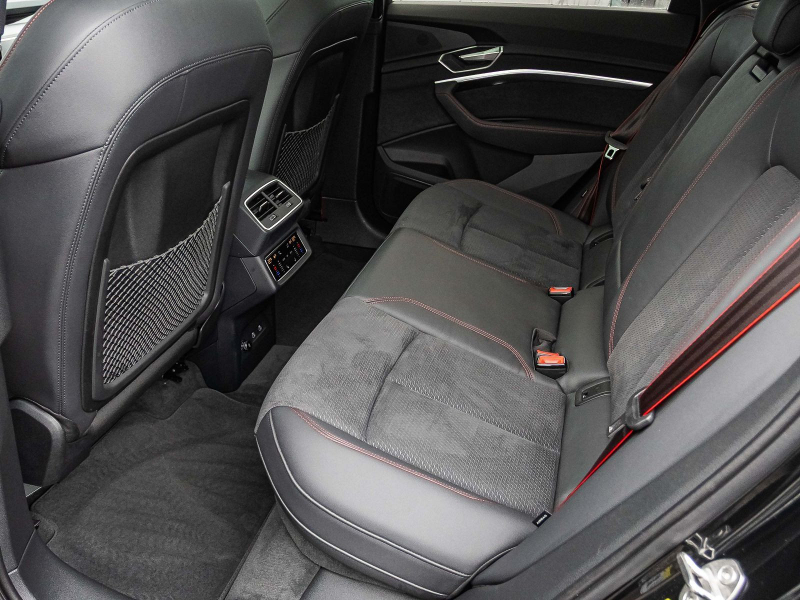 Audi Q8 e-tron S line 55 Navi LED HuD Panorama ACC