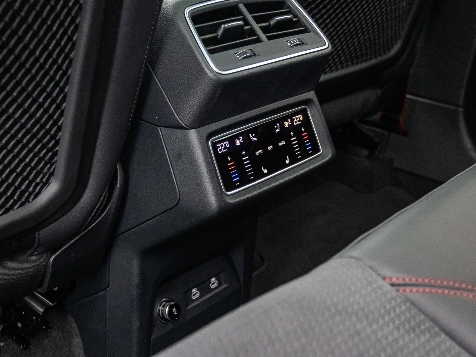 Audi Q8 e-tron S line 55 Navi LED HuD Panorama ACC