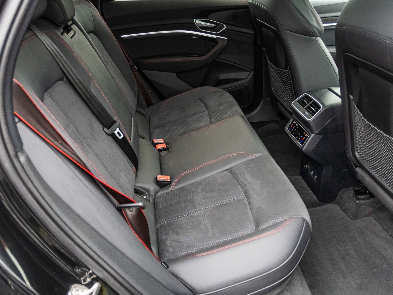 Audi Q8 e-tron S line 55 Navi LED HuD Panorama ACC