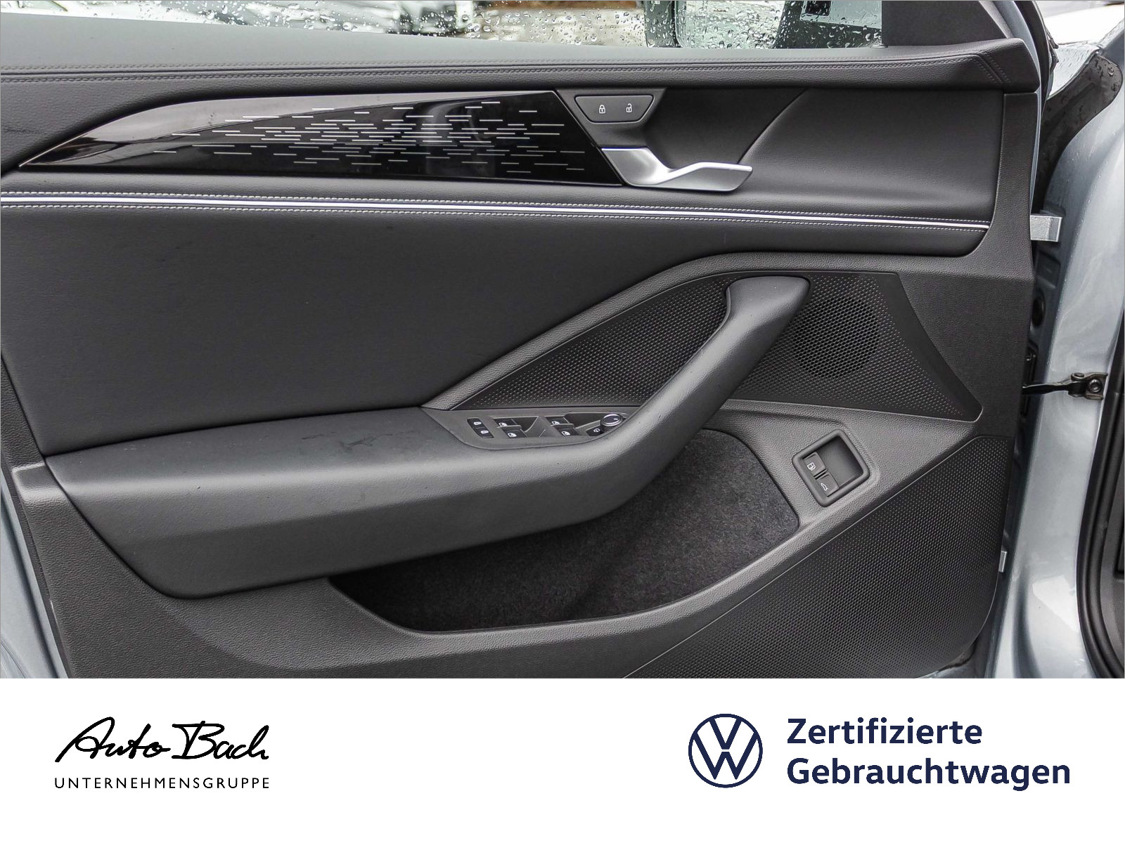 Volkswagen Passat Var. Elegance 1.5 eHybrid DSG Navi LED HuD Panorama AHK