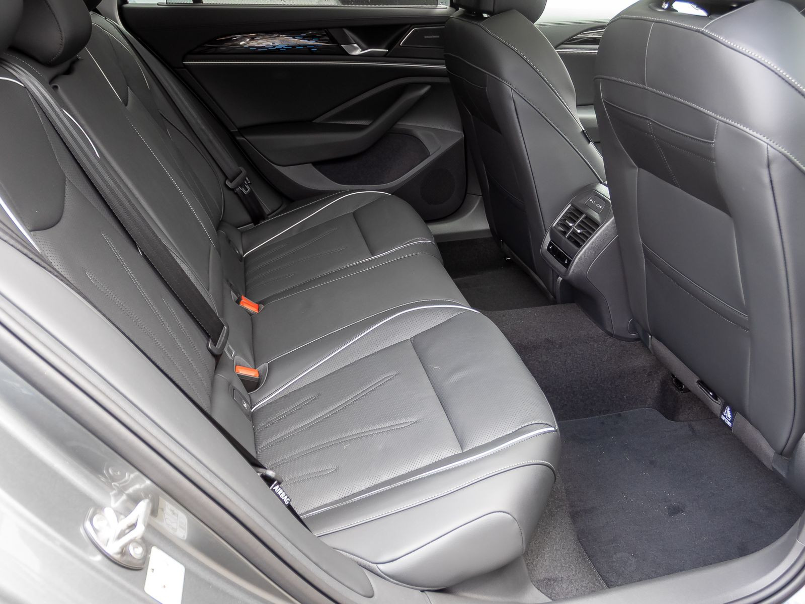 Volkswagen Passat Variant Elegance 1.5 eHybrid DSG Navi Matrix HuD Panorama AHK
