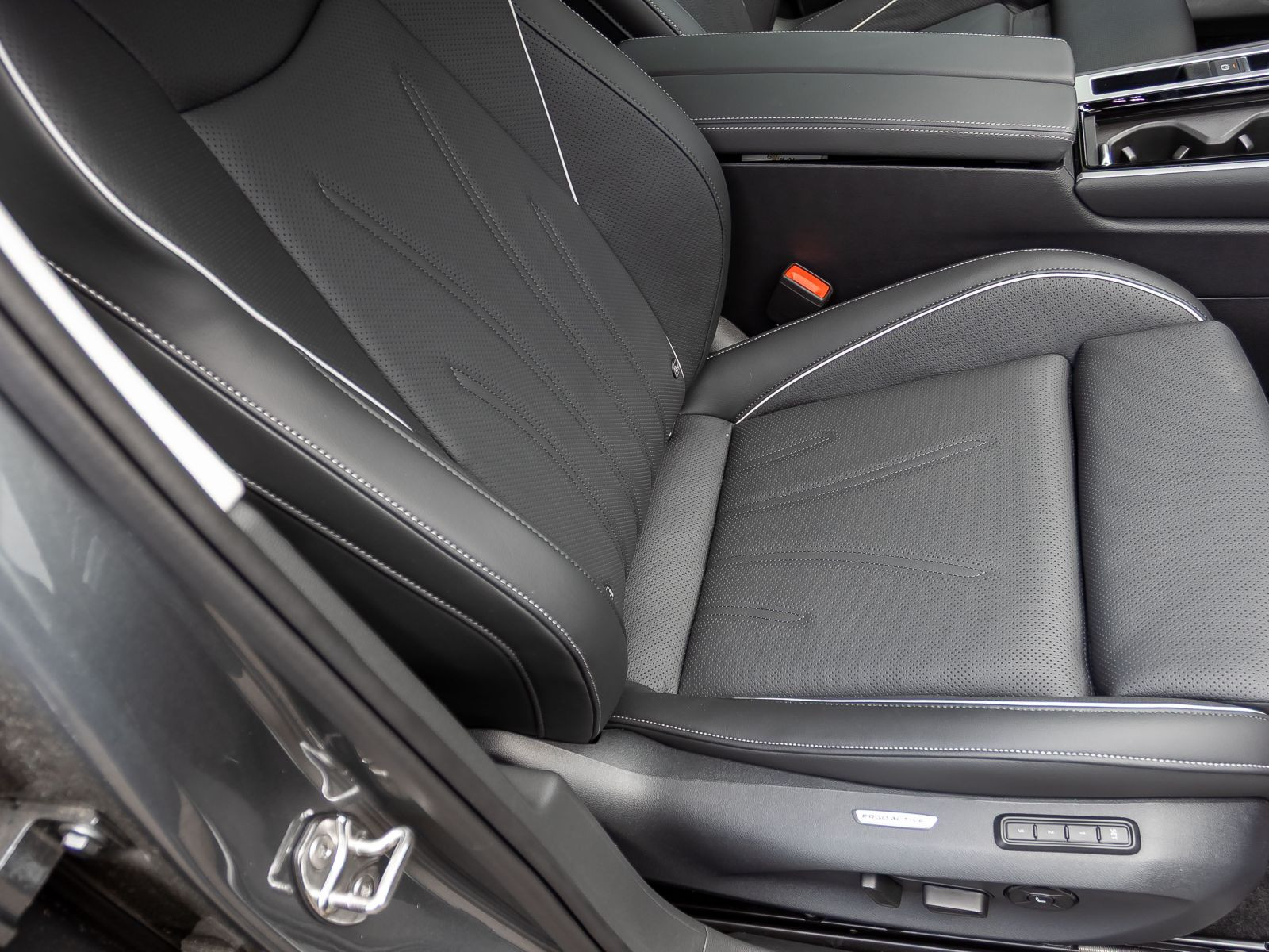 Volkswagen Passat Variant Elegance 1.5 eHybrid DSG Navi Matrix HuD Panorama AHK