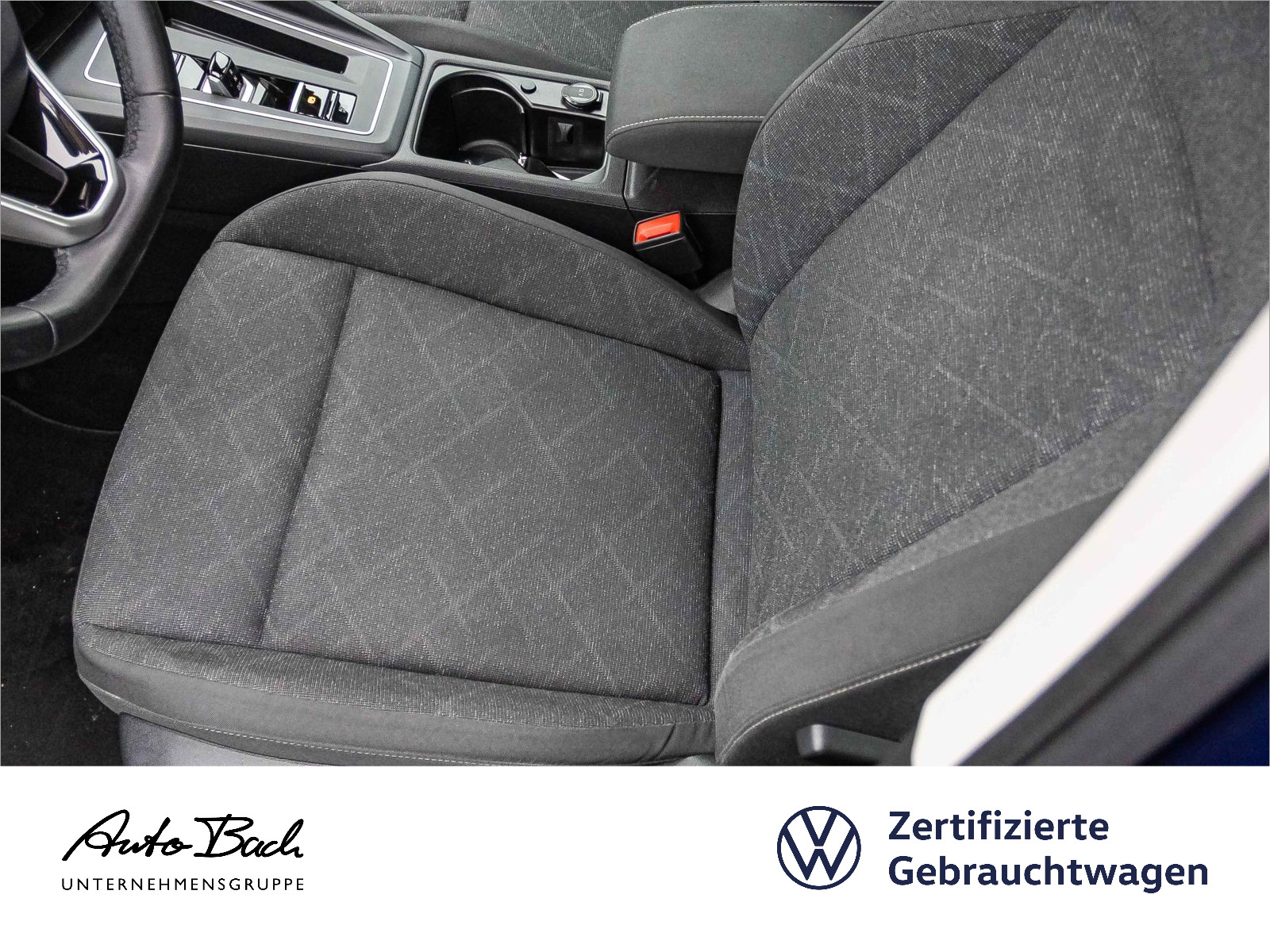 Volkswagen Golf VIII 2.0TDI Life DSG Navi LED ACC EPH CarPlay