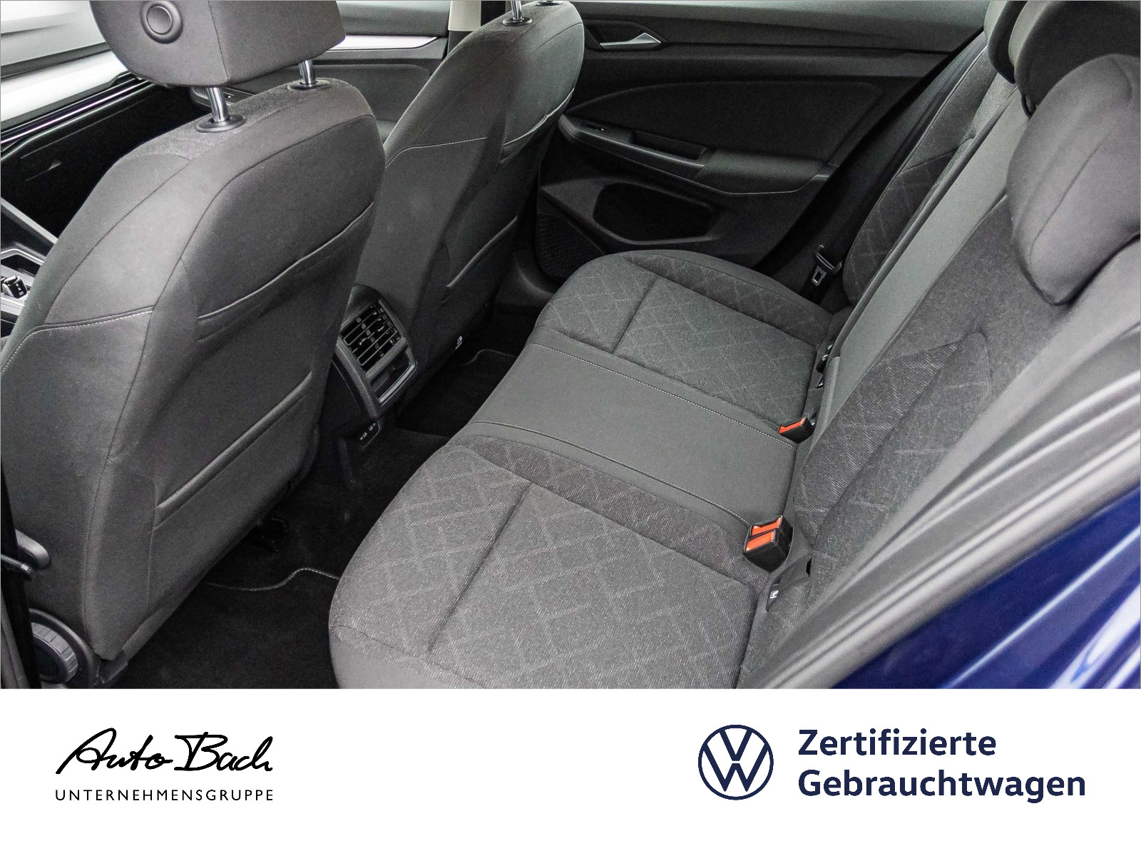 Volkswagen Golf VIII 2.0TDI Life DSG Navi LED ACC EPH CarPlay