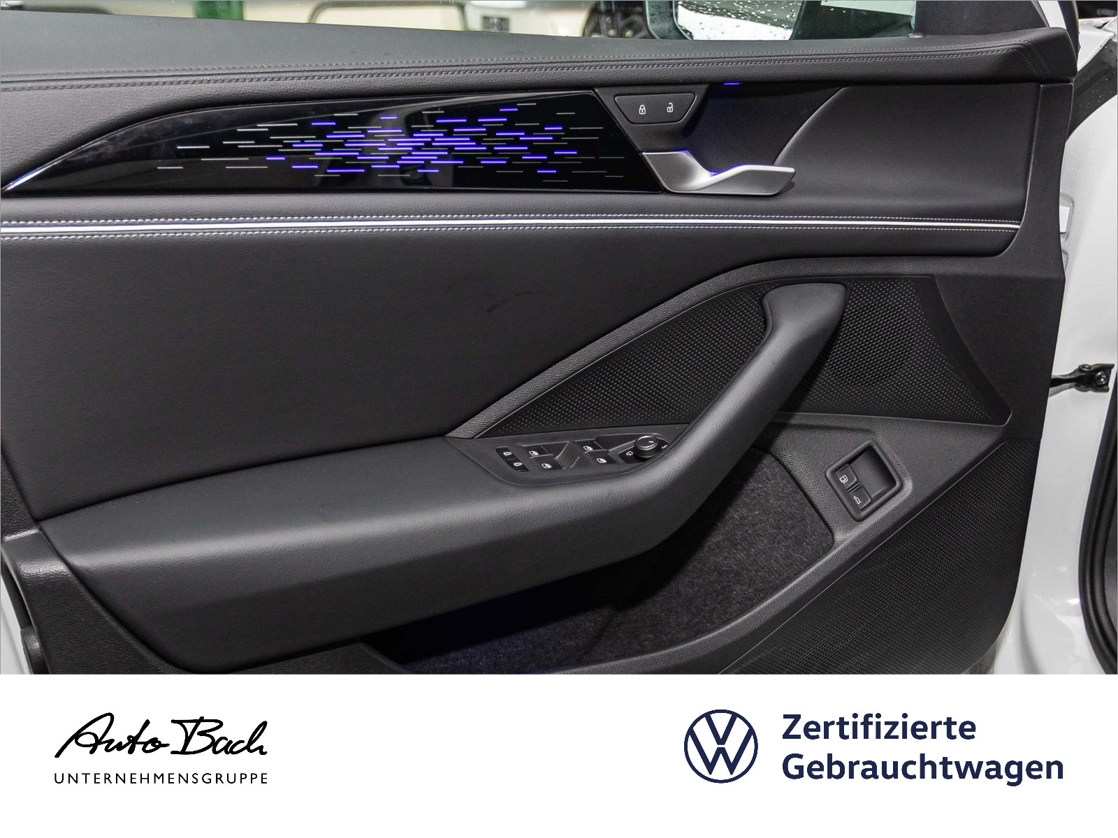 Volkswagen Passat Var. Elegance 1.5 eHybrid DSG Panorama HuD