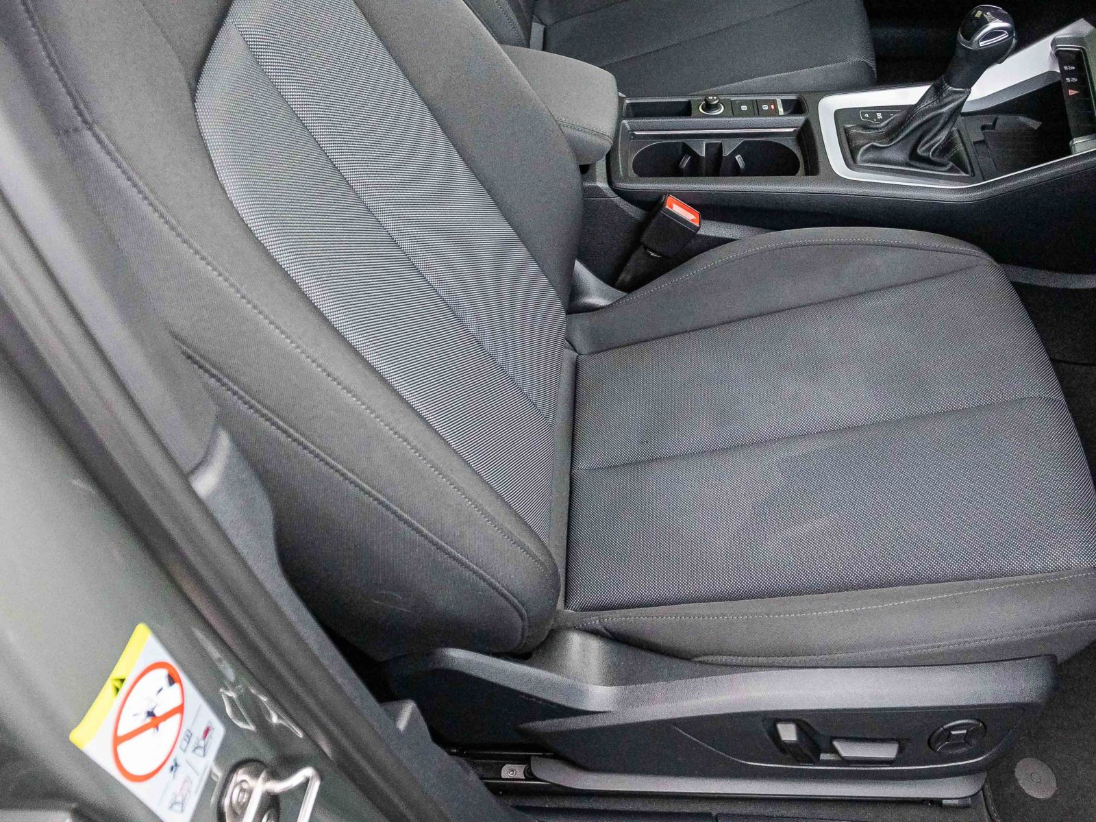 Audi Q3 advanced 35TFSI Stronic LED CarPlay GRA EPH