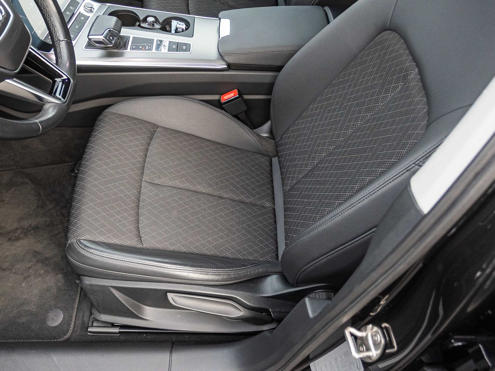 Audi A6 Avant Design 40TDI qu Stronic Navi LED ACC AHK