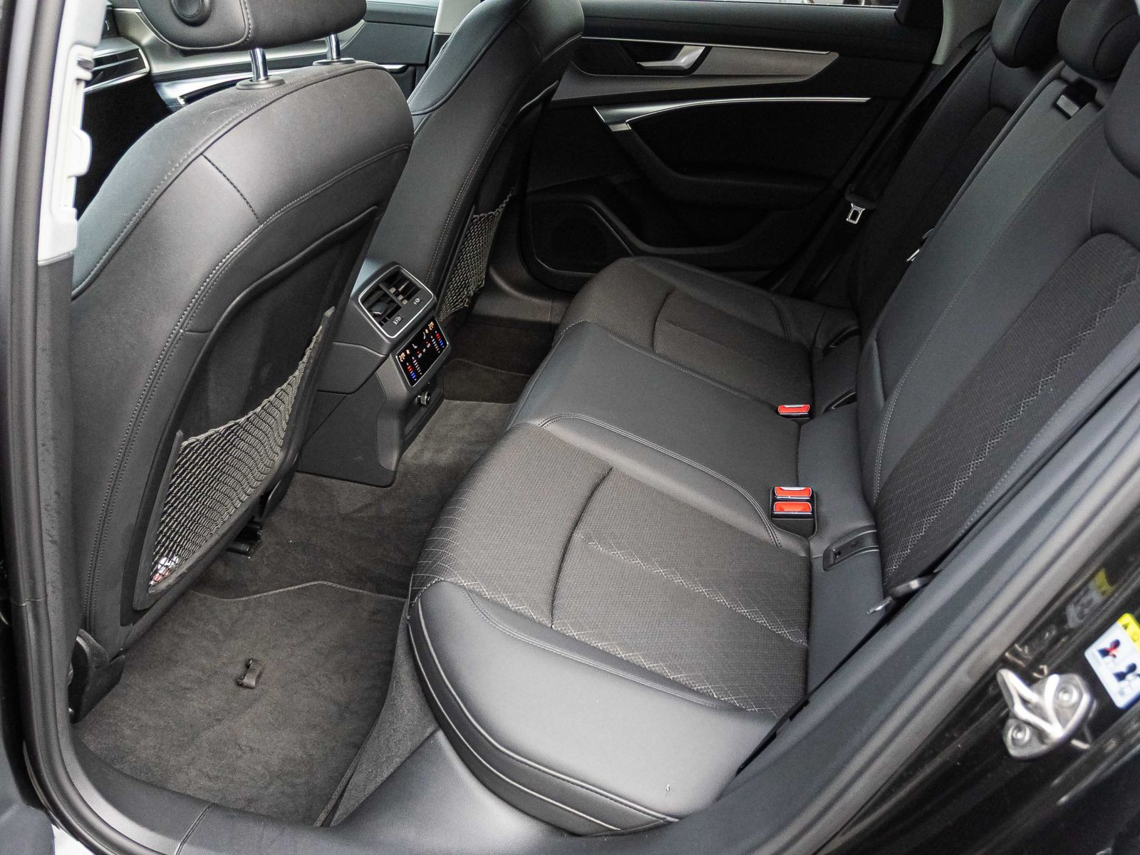 Audi A6 Avant Design 40TDI qu Stronic Navi LED ACC AHK