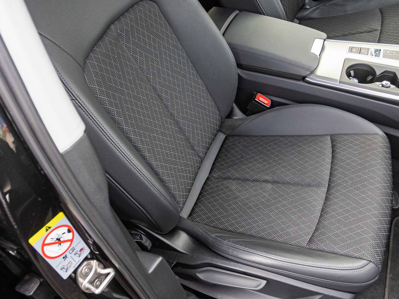 Audi A6 Avant Design 40TDI qu Stronic Navi LED ACC AHK