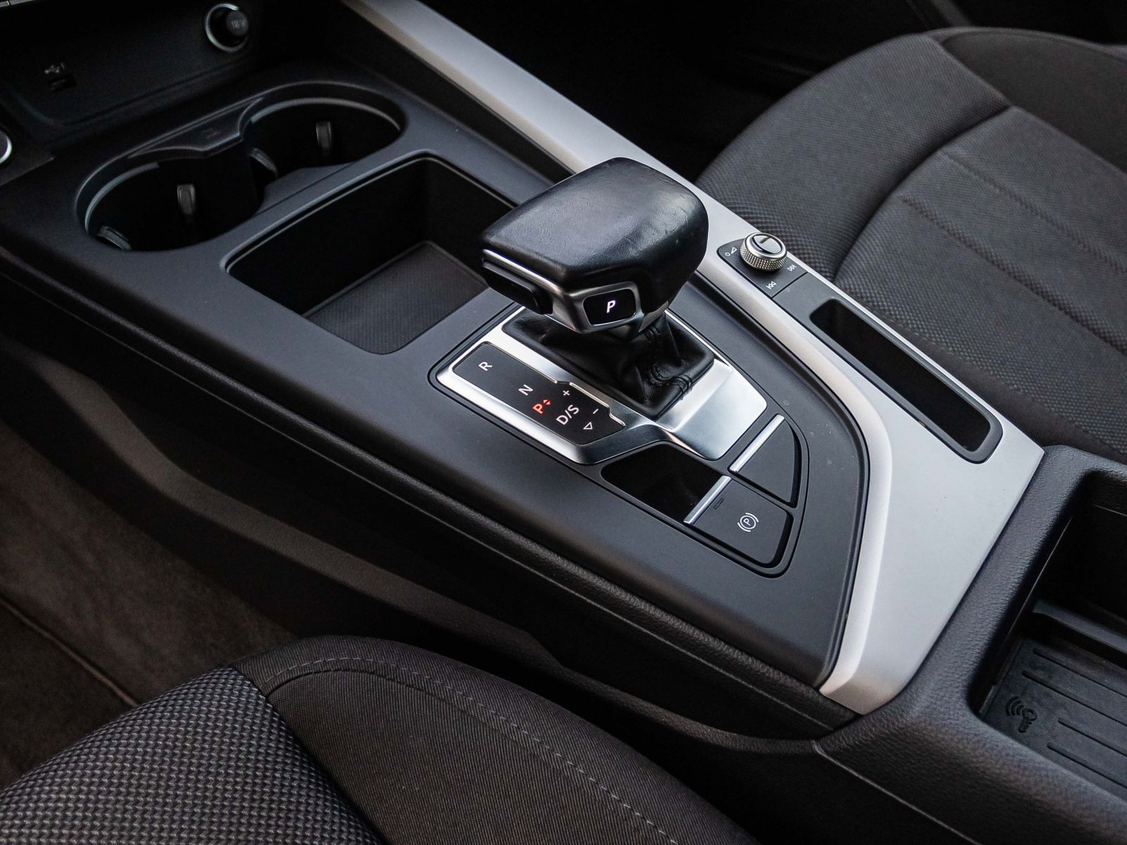 Audi A4 Advanced 40TDI Stronic Navi LED CarPlay GRA