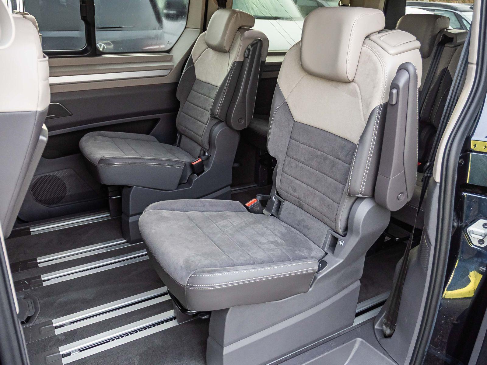 Volkswagen Multivan 2.0TDI LÜ Style DSG Navi LED HuD ACC AHK