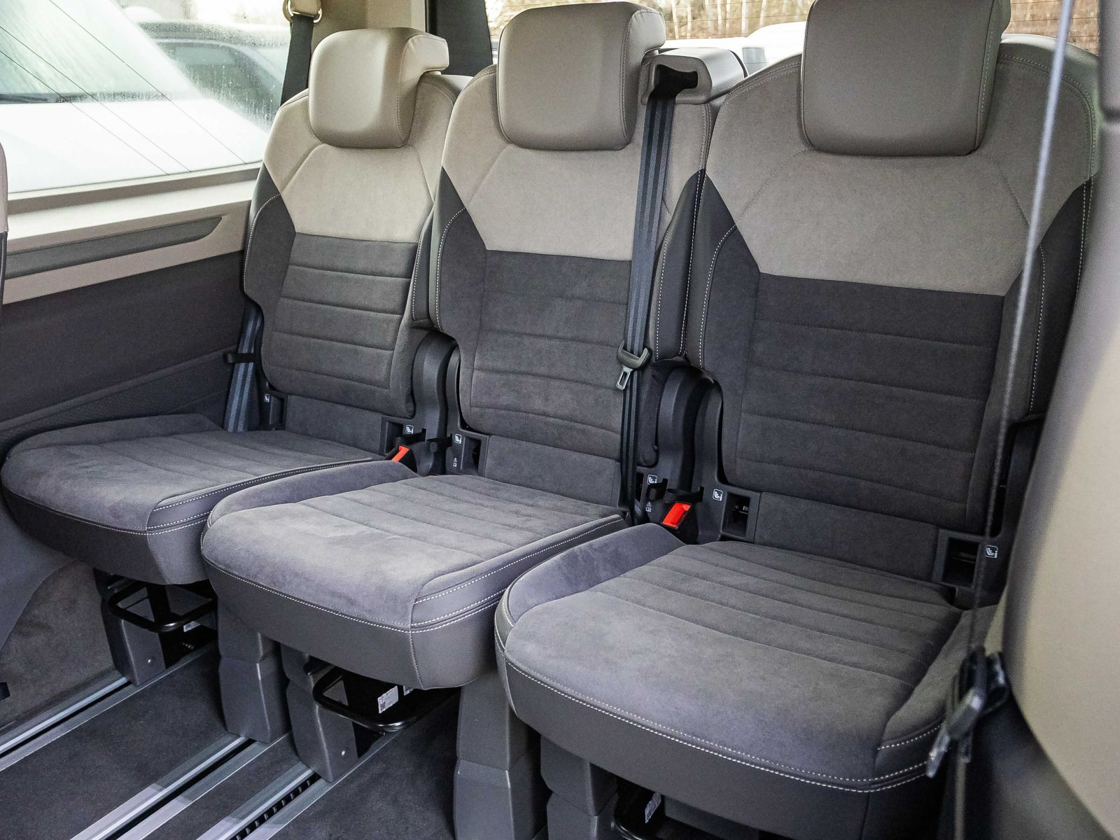 Volkswagen Multivan 2.0TDI LÜ Style DSG Navi LED HuD ACC AHK