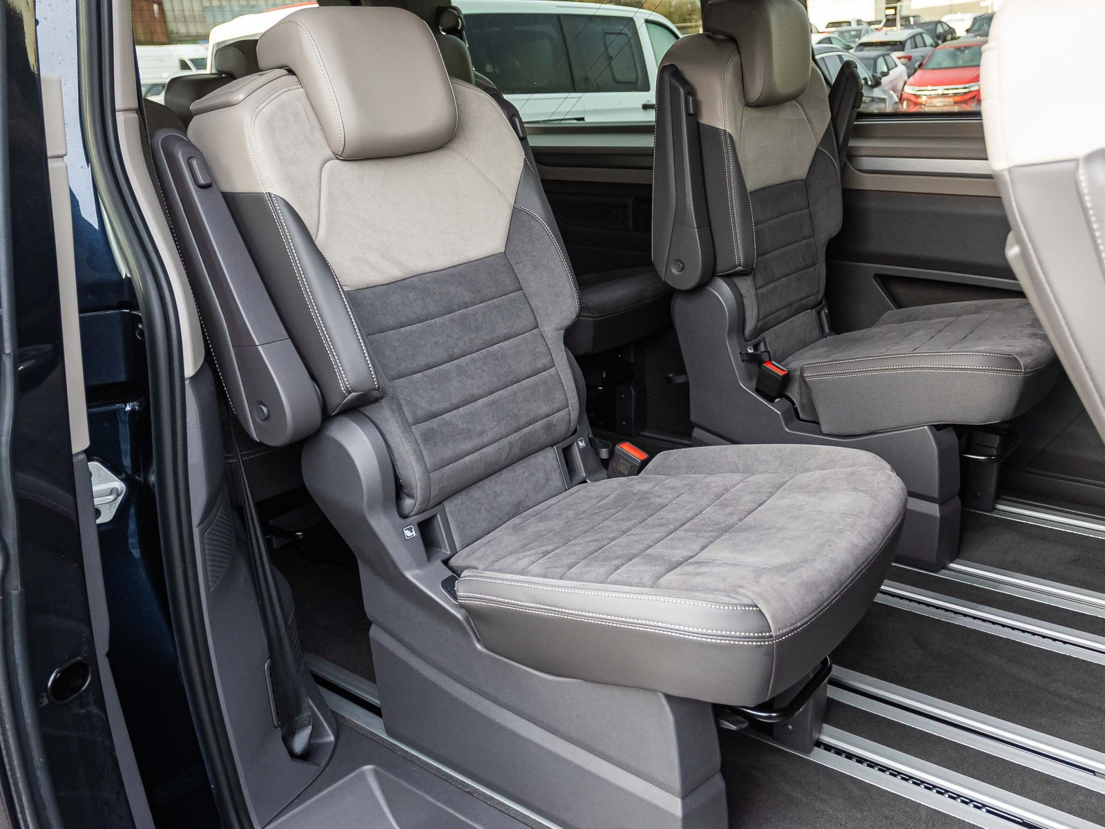 Volkswagen Multivan 2.0TDI LÜ Style DSG Navi LED HuD ACC AHK