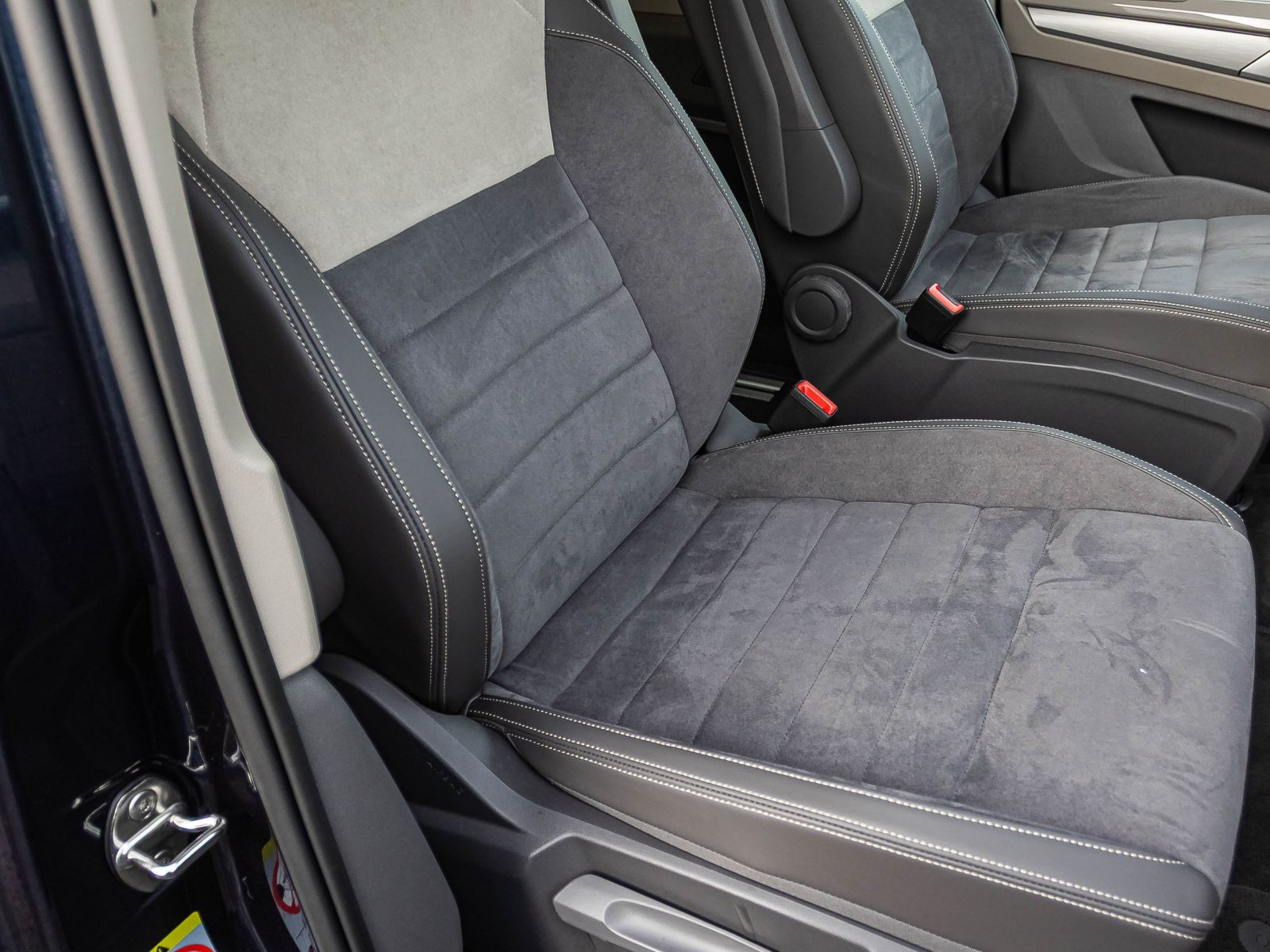 Volkswagen Multivan 2.0TDI LÜ Style DSG Navi LED HuD ACC AHK