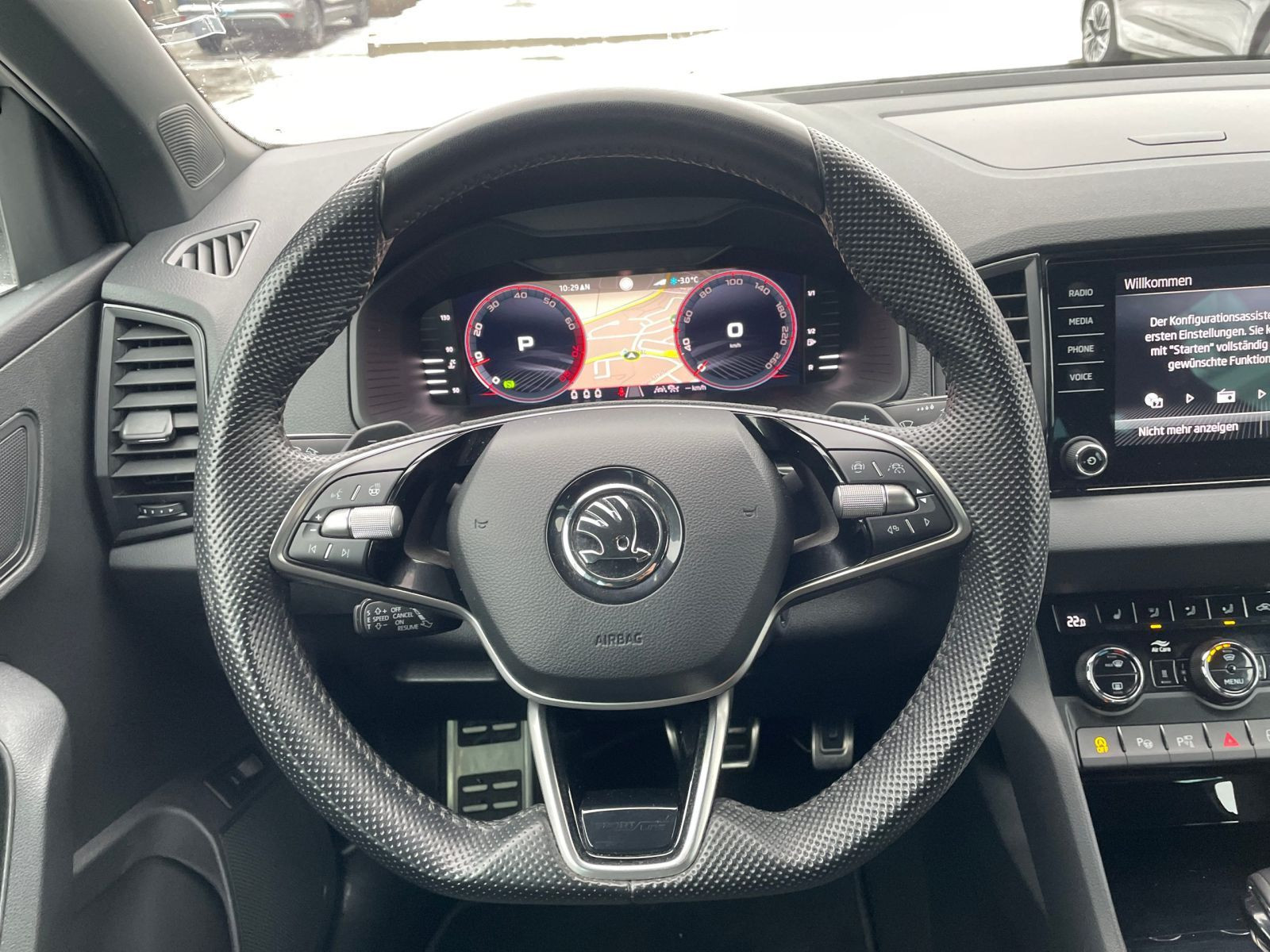 Skoda Karoq Sportline 2.0 TSI 4x4 DSG DCC Navi LED AHK