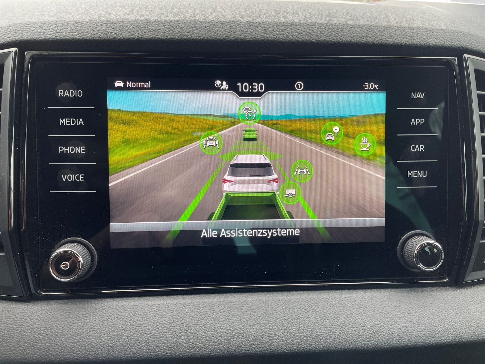 Skoda Karoq Sportline 2.0 TSI 4x4 DSG DCC Navi LED AHK