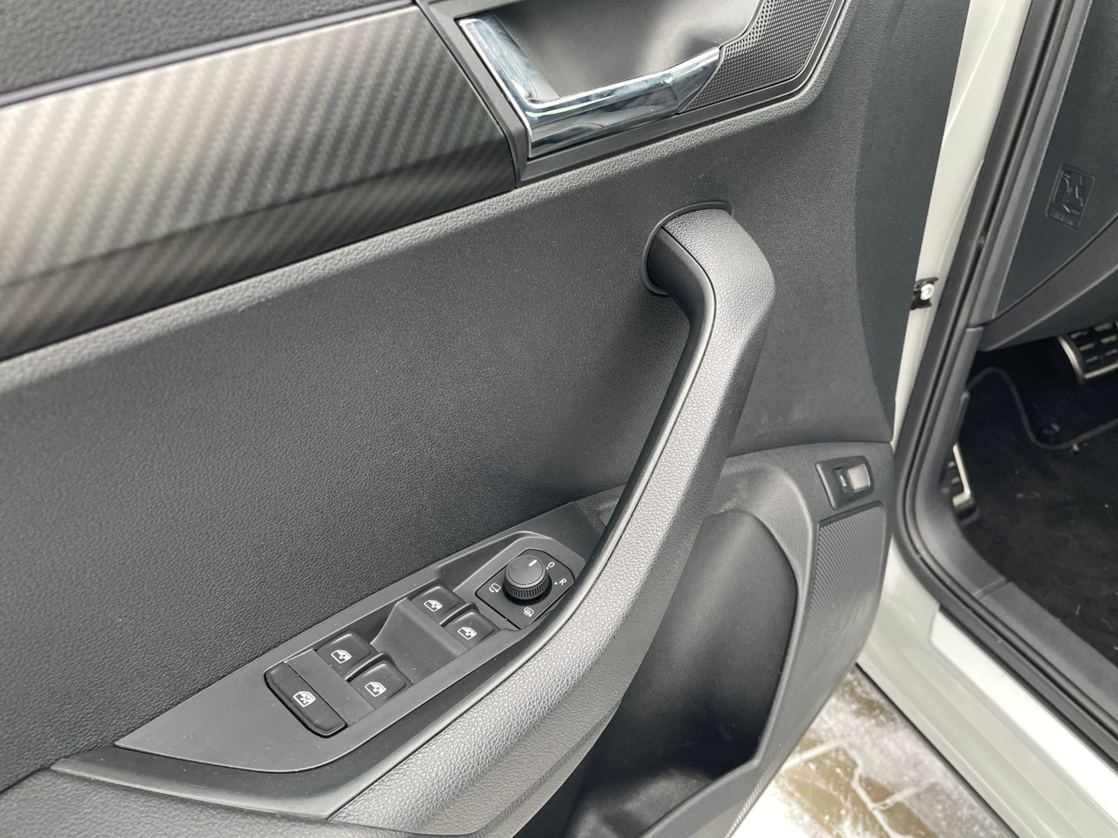 Skoda Karoq Sportline 2.0 TSI 4x4 DSG DCC Navi LED AHK