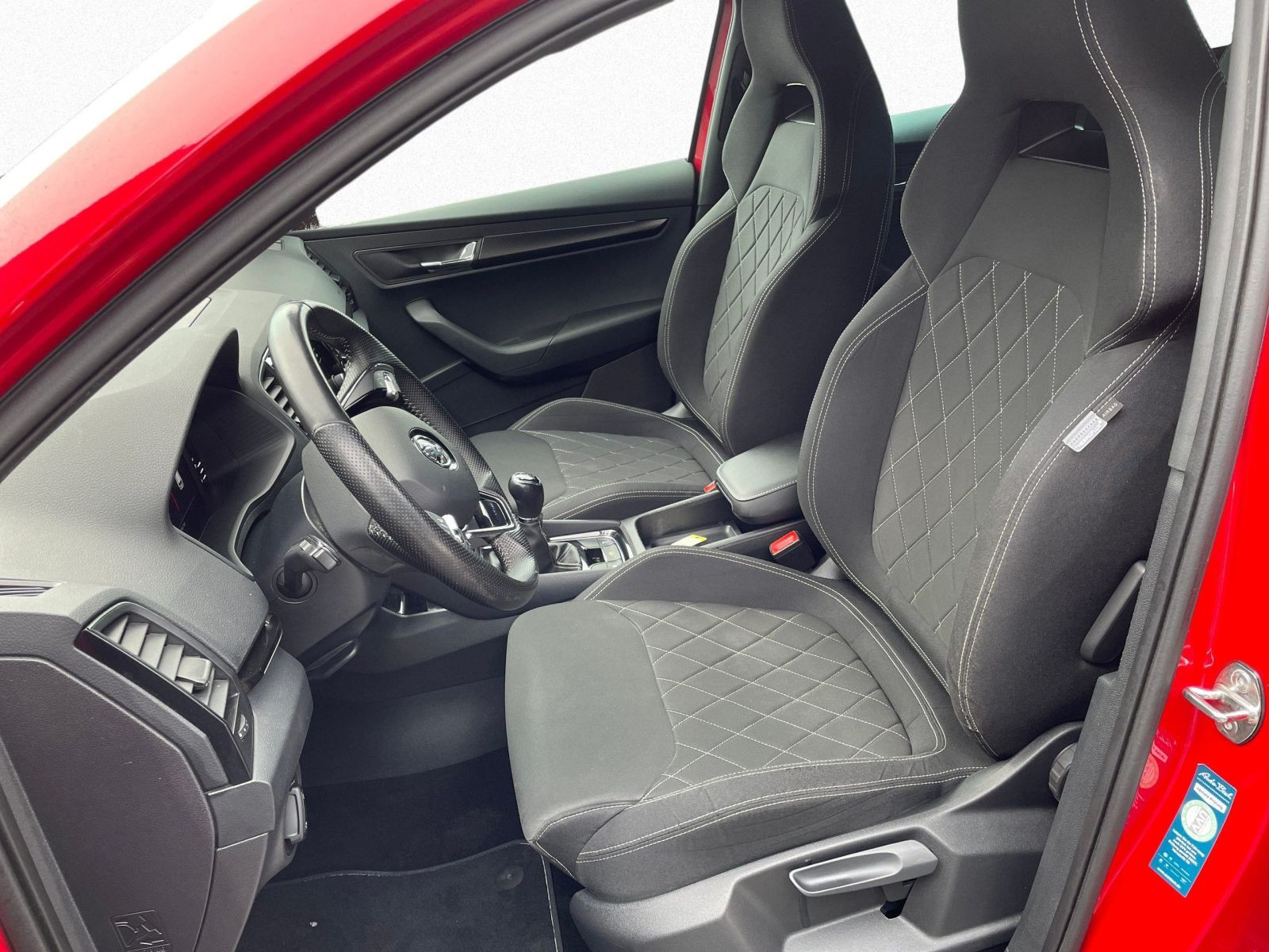 Skoda Karoq Sportline 2.0 TDI Virtual DCC Klima Navi AHK