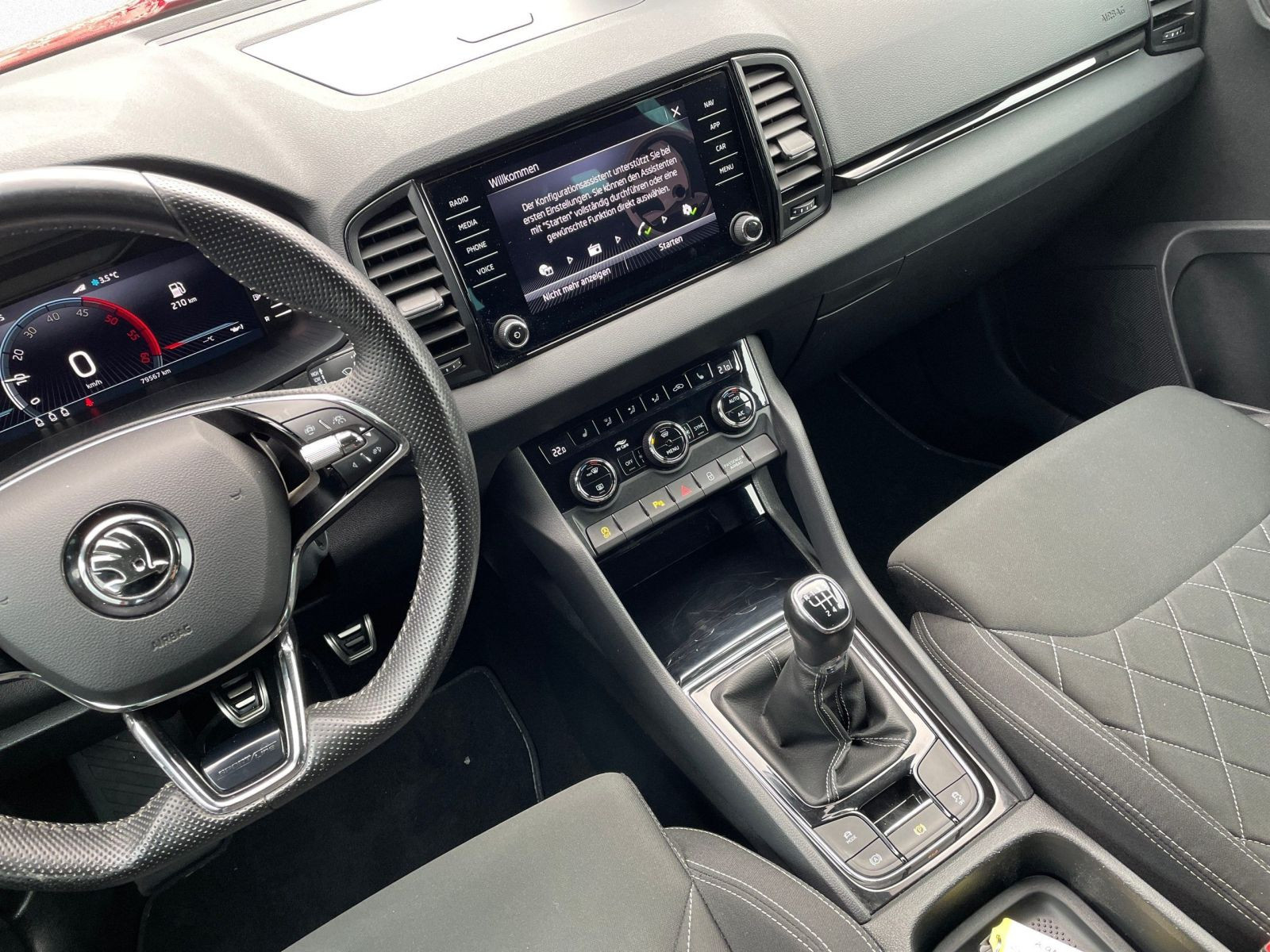 Skoda Karoq Sportline 2.0 TDI Virtual DCC Klima Navi AHK