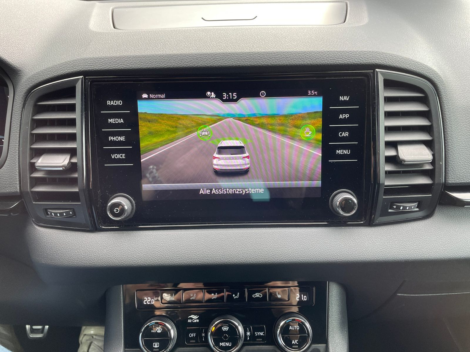 Skoda Karoq Sportline 2.0 TDI Virtual DCC Klima Navi AHK