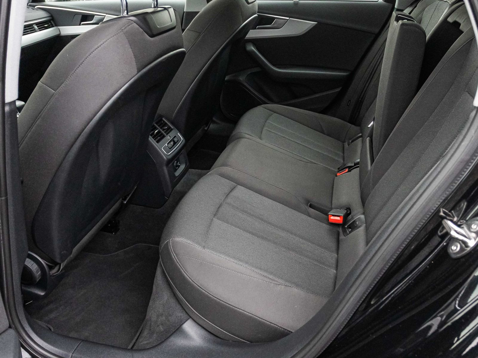 Audi A4 Avant Advanced 40TFSI Stronic Navi Panorama EPH