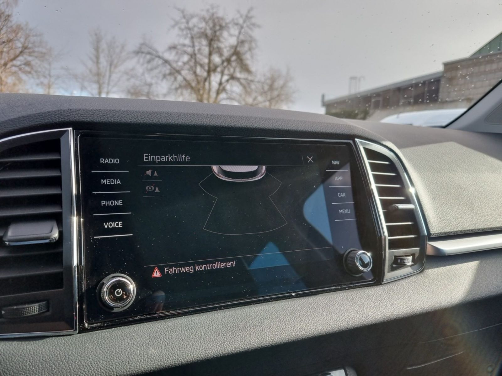 Skoda Karoq Ambition 2.0TDI Navi LED GRA CarPLay Virtual