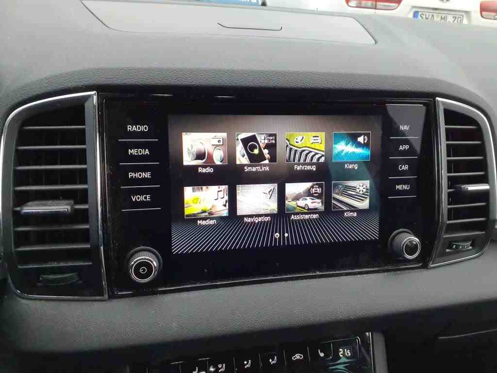 Skoda Karoq Ambition 2.0TDI Navi LED GRA CarPLay Virtual